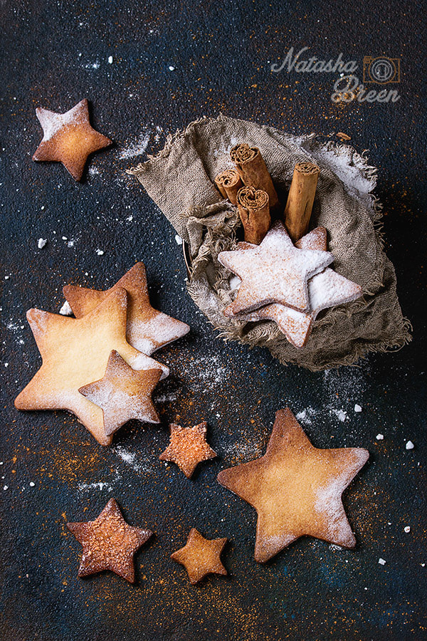 Canon EOS 700D (EOS Rebel T5i / EOS Kiss X7i) + Canon EF 70-200mm F4L IS USM sample photo. Cookie's universe. star shape sugar cookies photography