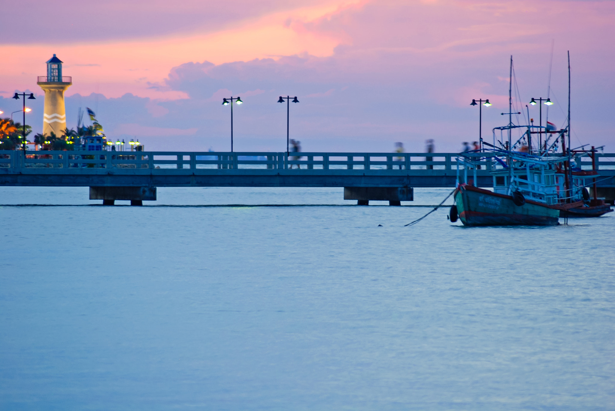 Nikon D80 + Tamron SP 70-300mm F4-5.6 Di VC USD sample photo. Pattaya at sunset photography