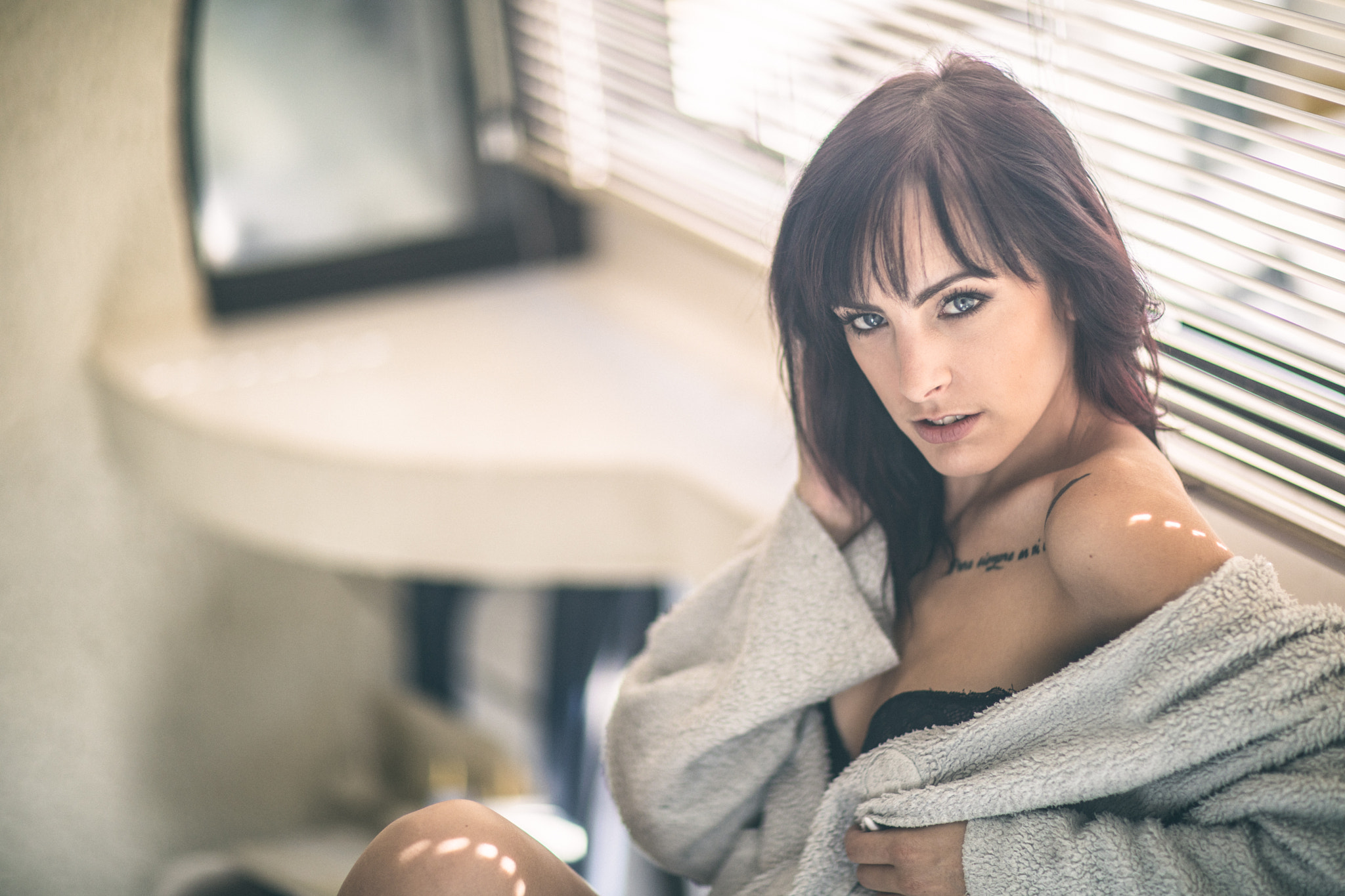 Canon EF 85mm F1.2 sample photo. Cocooning photography