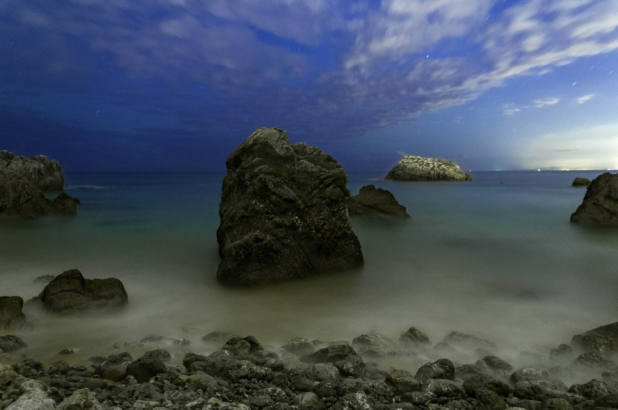 Nikon D90 + Sigma 18-200mm F3.5-6.3 DC sample photo. Nocturna photography
