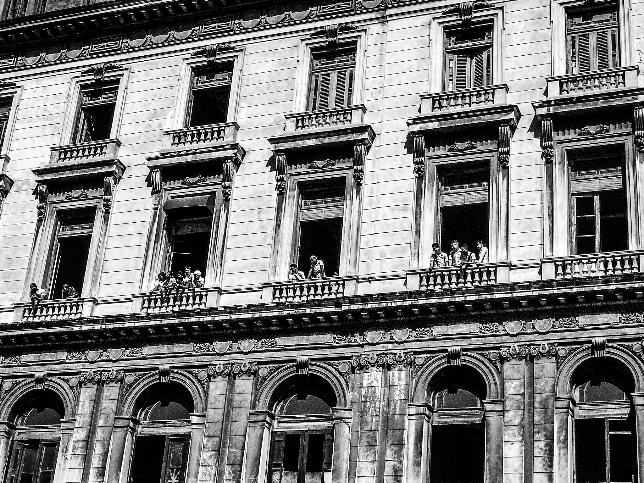 Panasonic DMC-TZ1 sample photo. Streets of havana photography