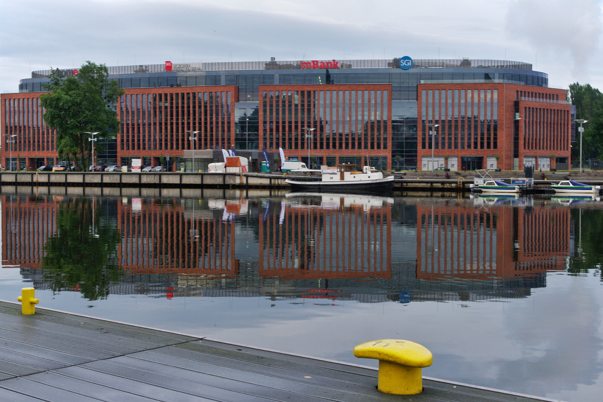 Pentax smc DA 18-55mm F3.5-5.6 AL WR sample photo. Szczecin in the river. photography