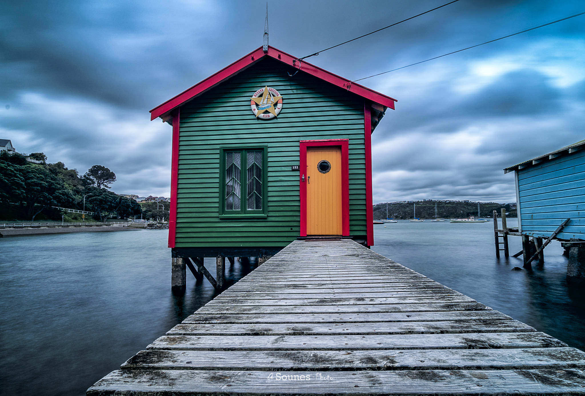 Sony a7 II + Sony E 10-18mm F4 OSS sample photo. Yellow door photography