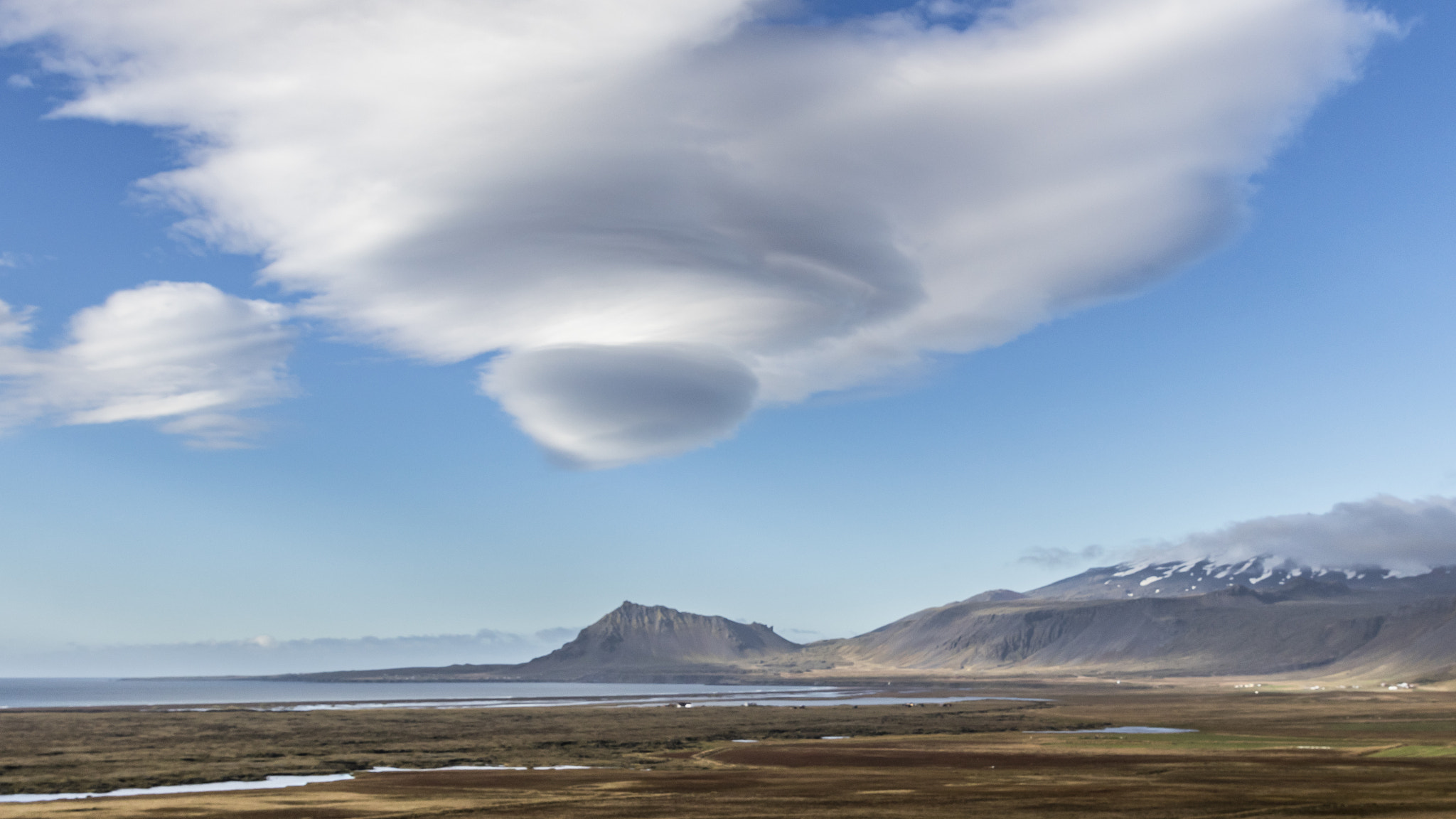 Canon EF 24-70mm F2.8L II USM sample photo. Strange cloud photography