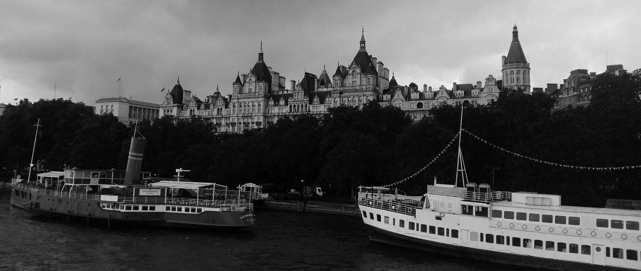 bq Aquaris E5 FHD sample photo. Londres  photography