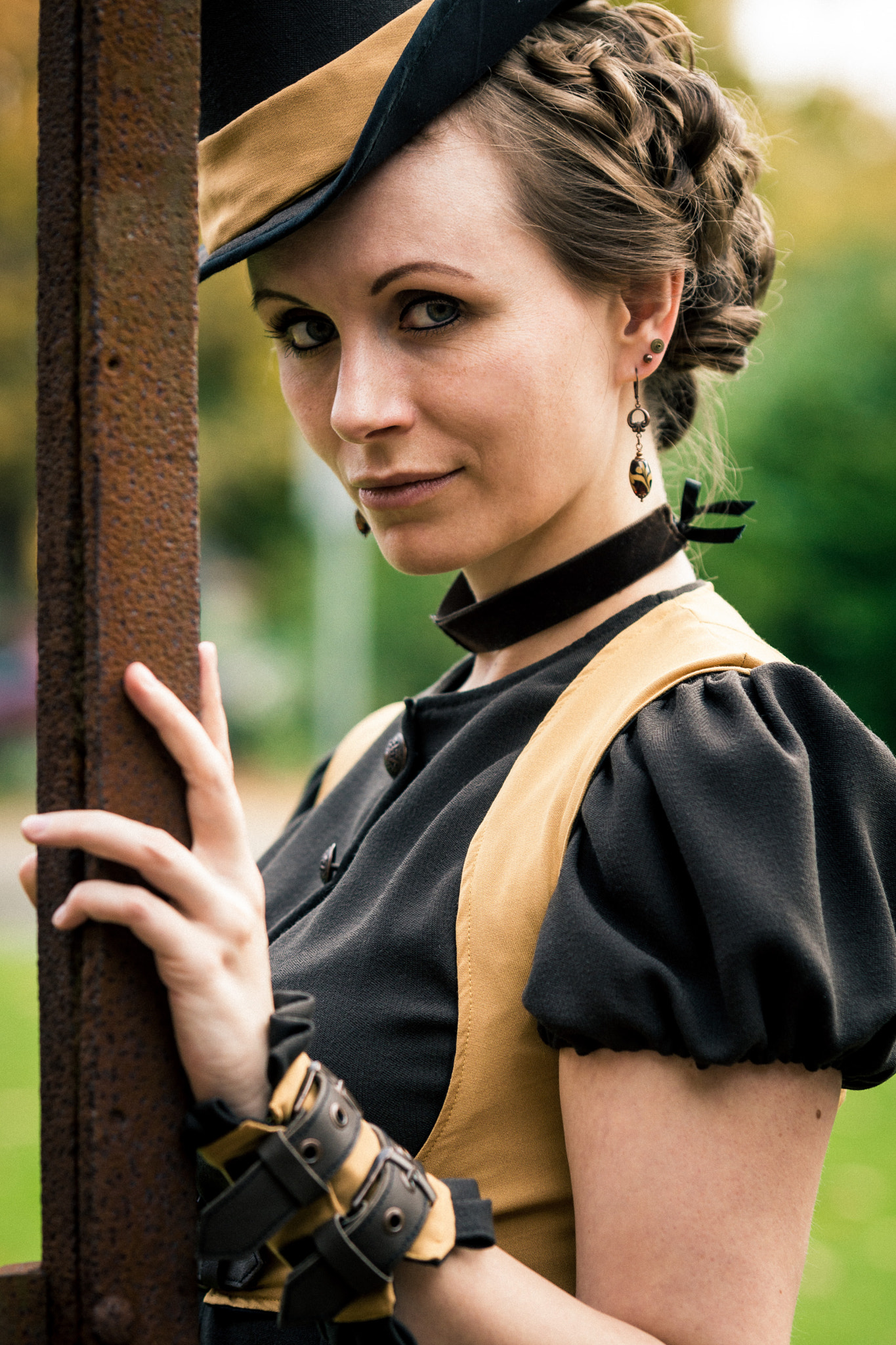Sony SLT-A77 + 70-200mm F2.8 sample photo. Jessicat in steam punk outfit photography