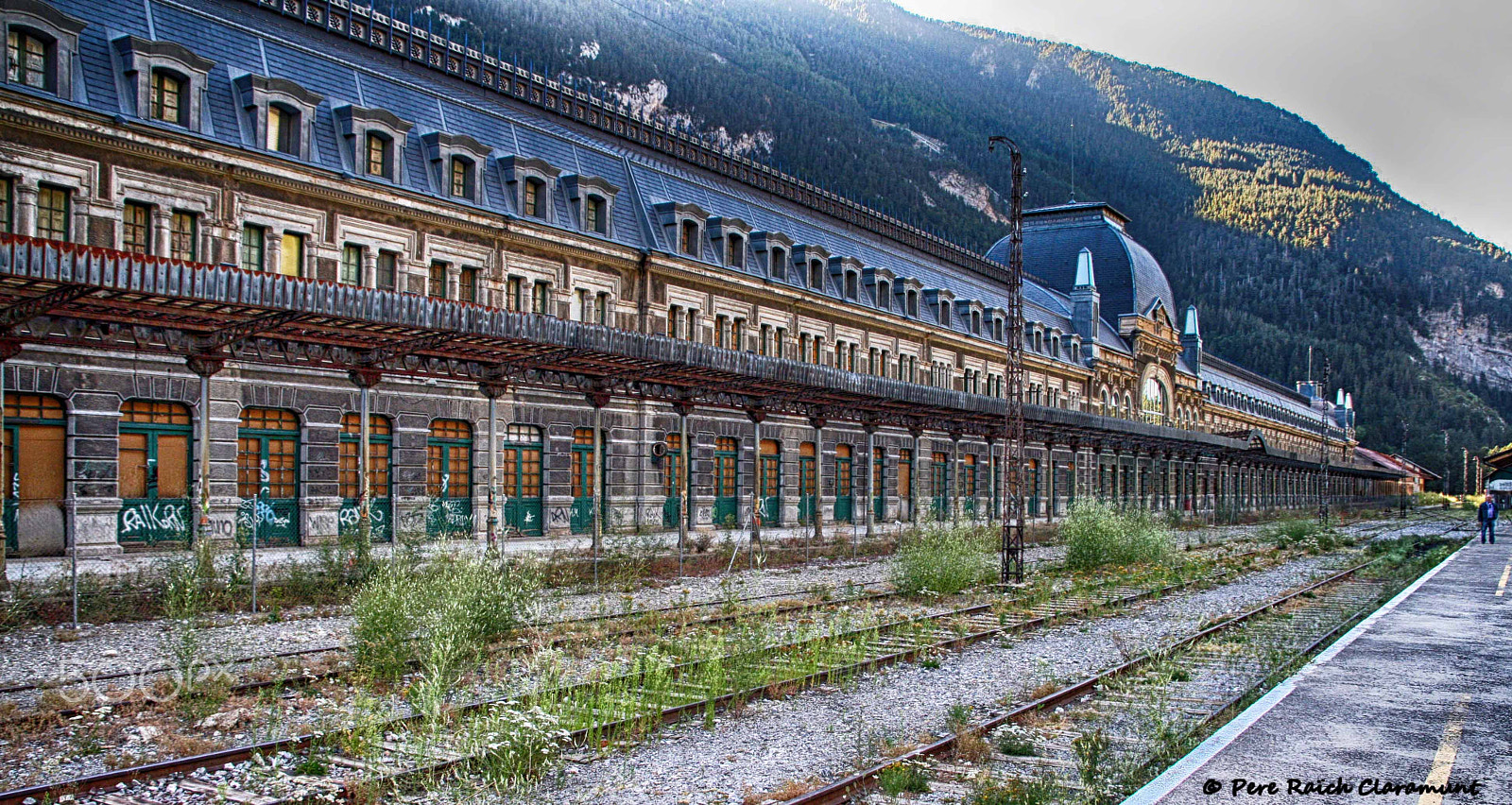 Sigma 18-200mm f/3.5-6.3 DC OS sample photo. Estación internacional de canfranc photography