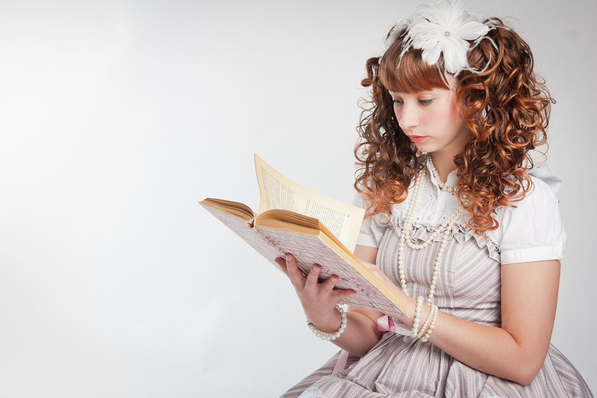 Sony Alpha DSLR-A700 + Sigma 28-70mm EX DG F2.8 sample photo. Hika in sweet lolita - reading photography