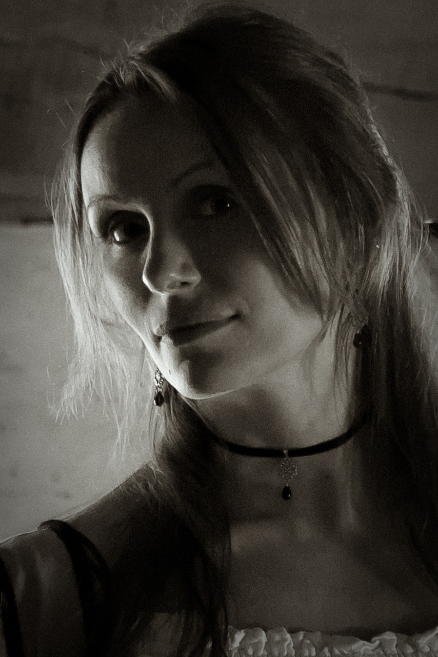 70-200mm F2.8 sample photo. Jessicat in medievalland photography