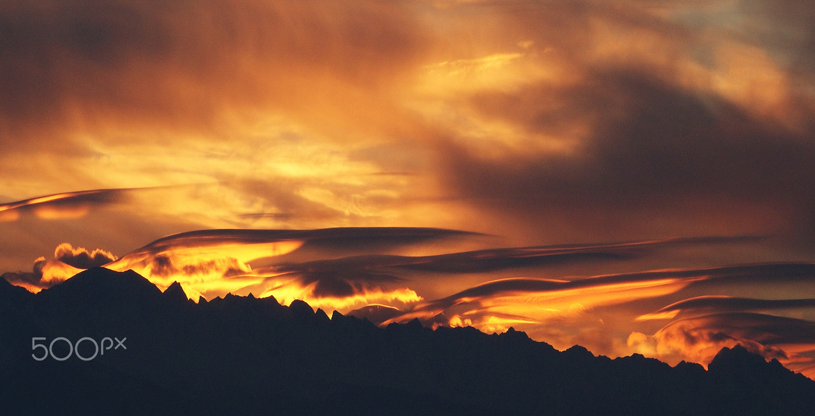 Sony Alpha DSLR-A200 sample photo. Volcanic sunset photography