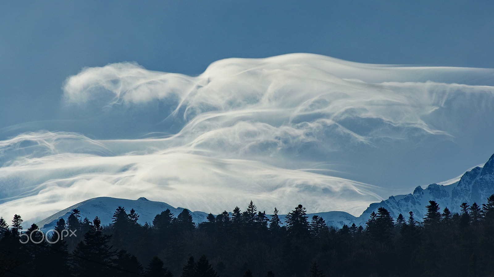 Sony Alpha DSLR-A200 sample photo. The mountains ghost photography
