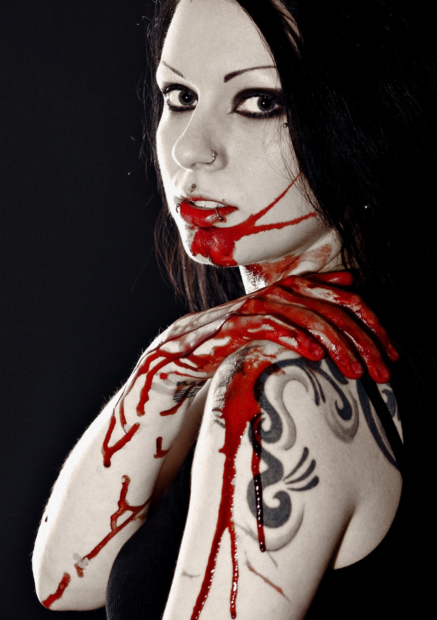 Sony Alpha DSLR-A700 + Sigma 28-70mm EX DG F2.8 sample photo. Bloody portrait photography