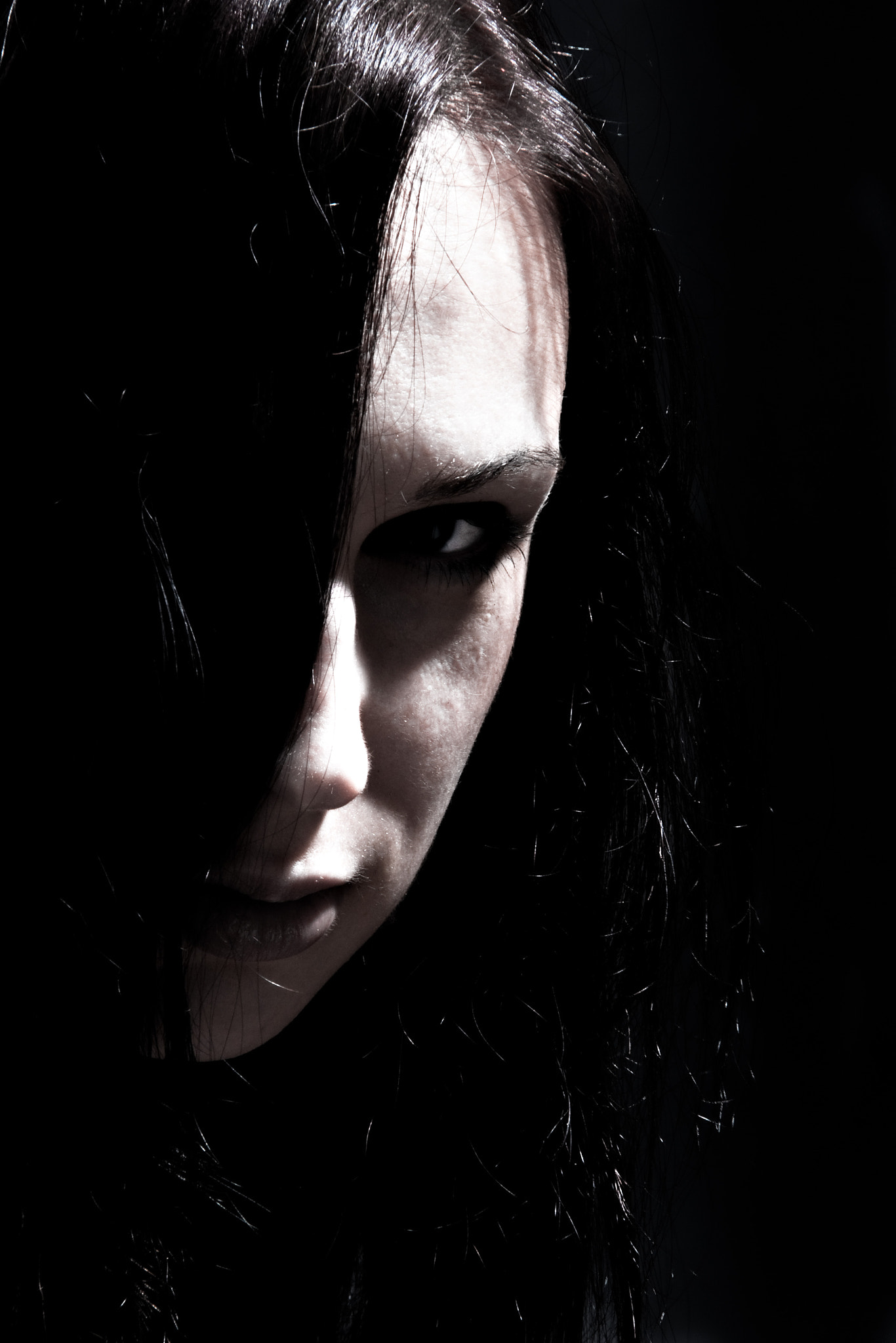 70-200mm F2.8 sample photo. Low-key anne photography