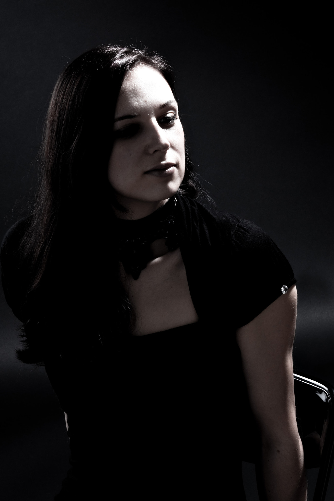 70-200mm F2.8 sample photo. Low-key anne photography