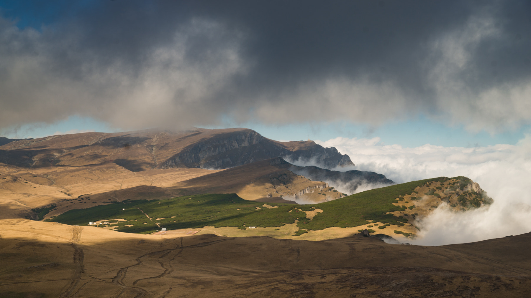 Sony a99 II + Tamron AF 28-75mm F2.8 XR Di LD Aspherical (IF) sample photo. Black clouds over white clouds photography