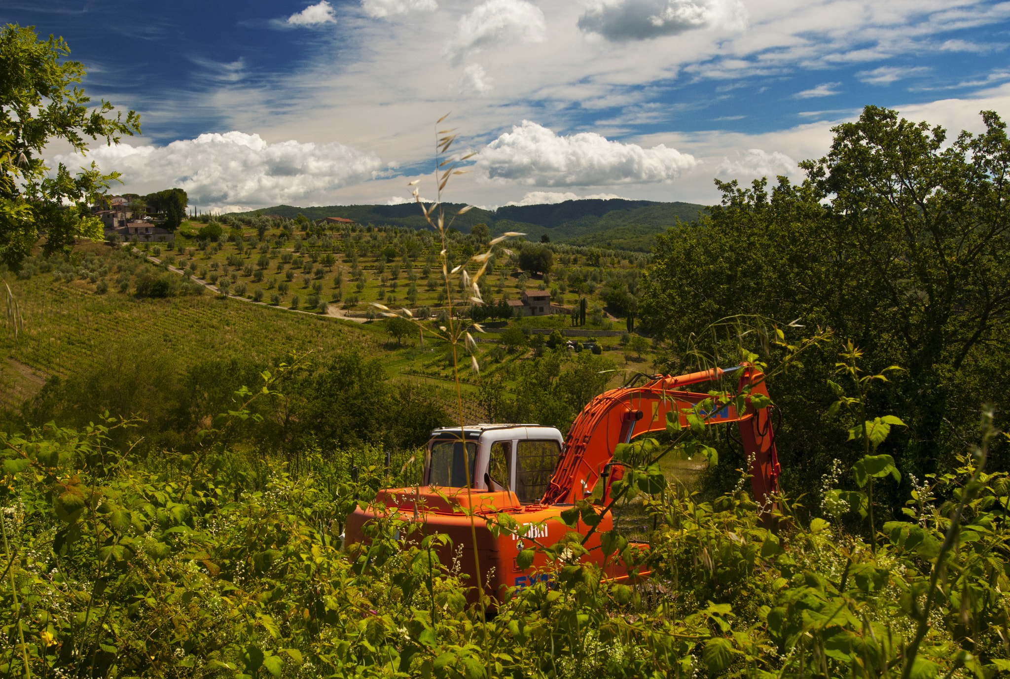 Nikon AF-S Nikkor 17-35mm F2.8D ED-IF sample photo. Radda in chianti photography