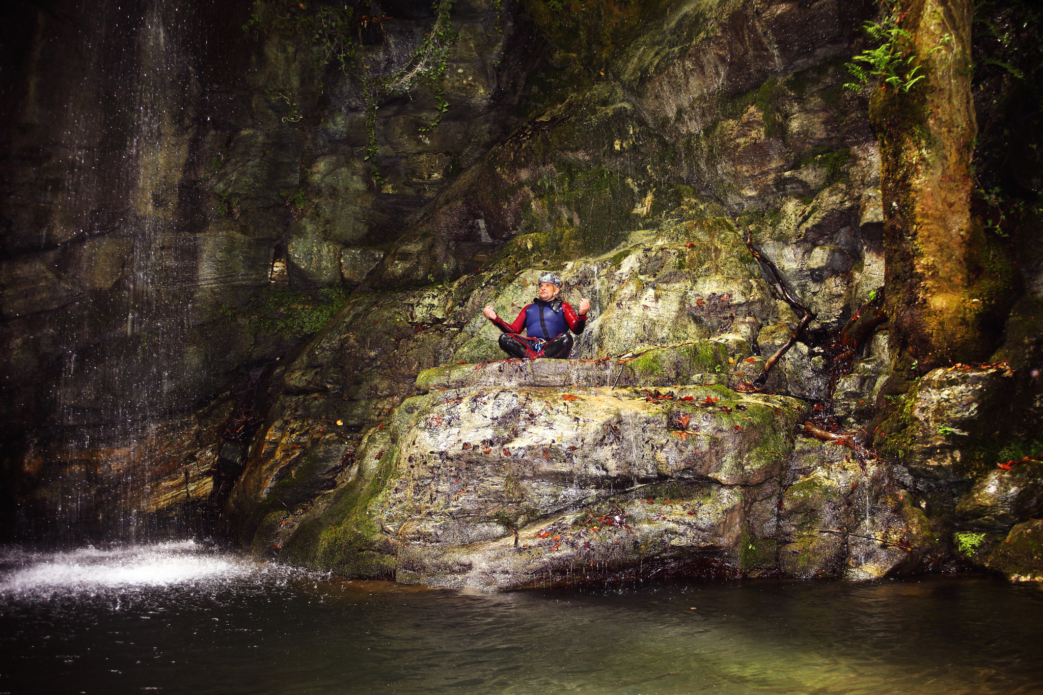 Canon EOS 5D Mark II + Canon EF 35-80mm f/4-5.6 USM sample photo. Canyoning photography