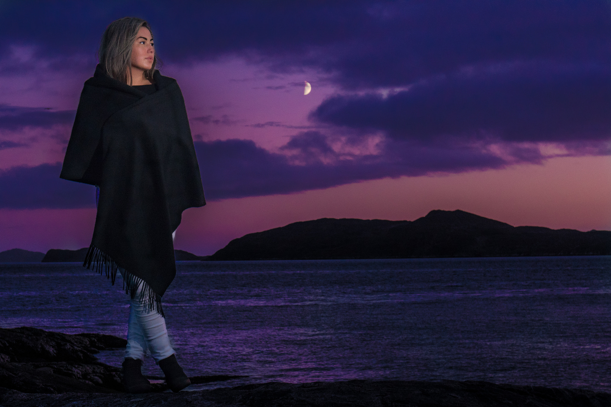 Panasonic Lumix G 42.5mm F1.7 ASPH Power OIS sample photo. The girl and the ocean 3 photography