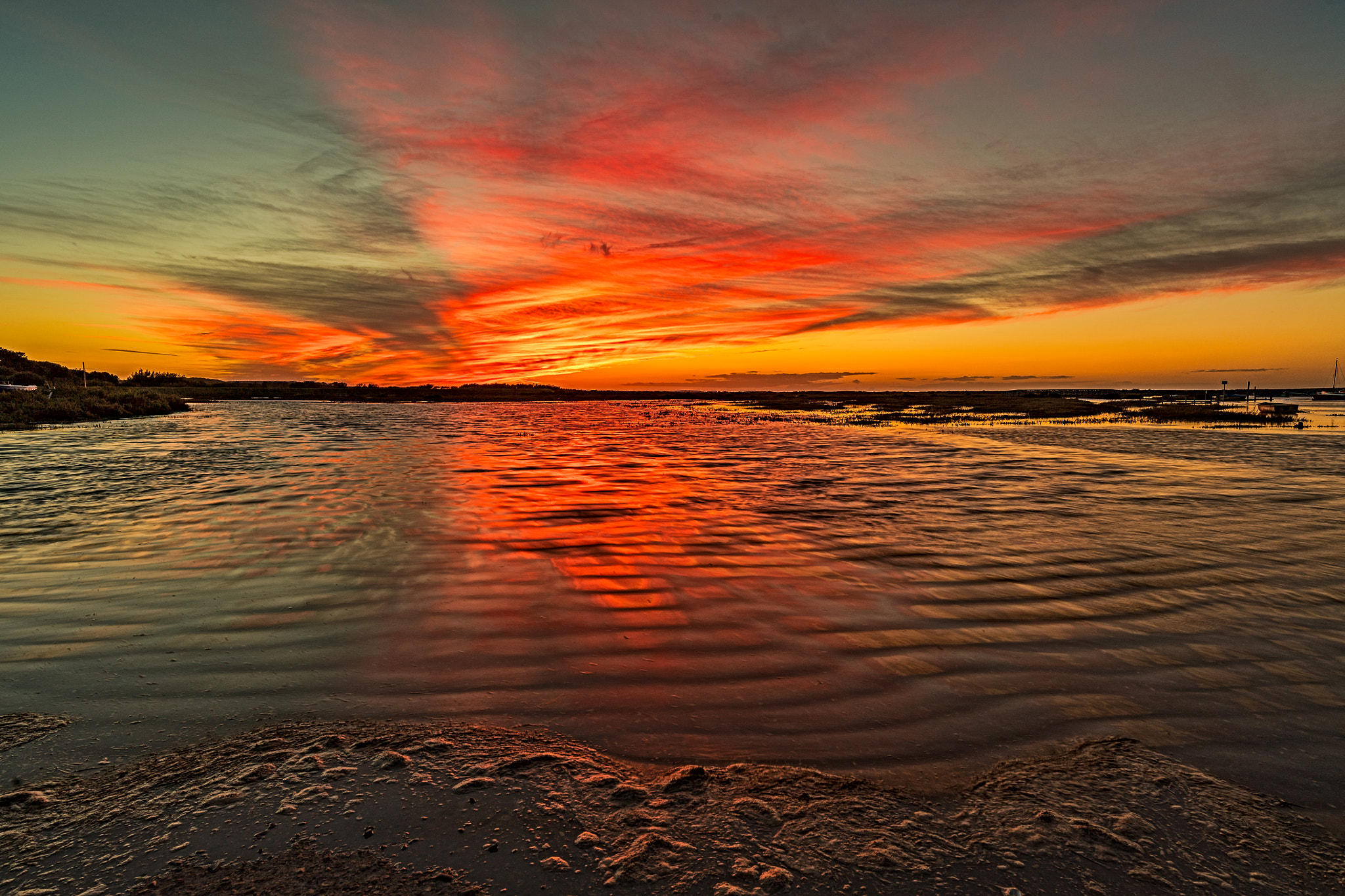 ZEISS Milvus 21mm F2.8 sample photo. Red sky at high tide.... photography