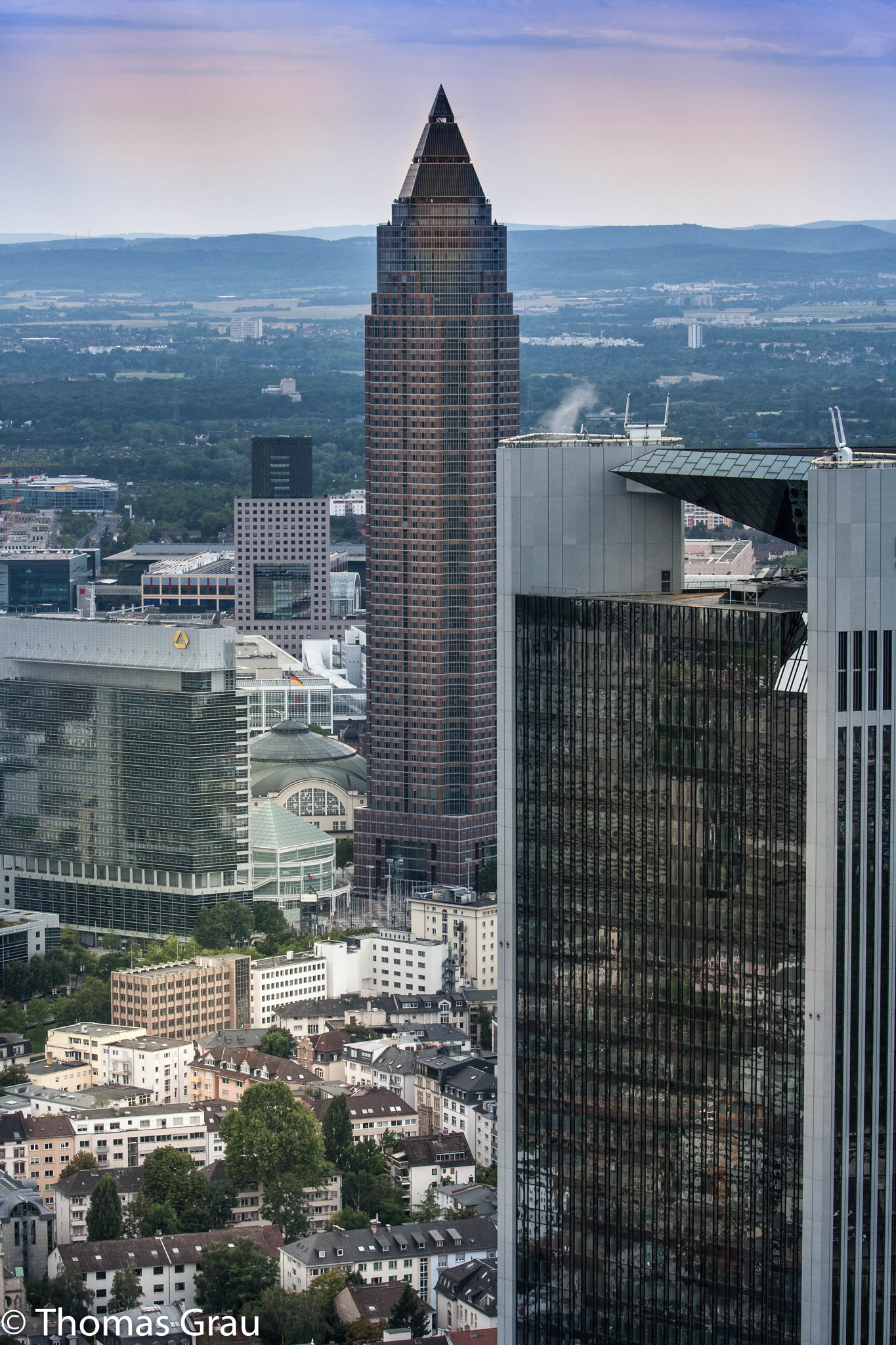 Canon EOS 40D + Canon EF 70-200mm F4L IS USM sample photo. Frankfurt messeturm photography