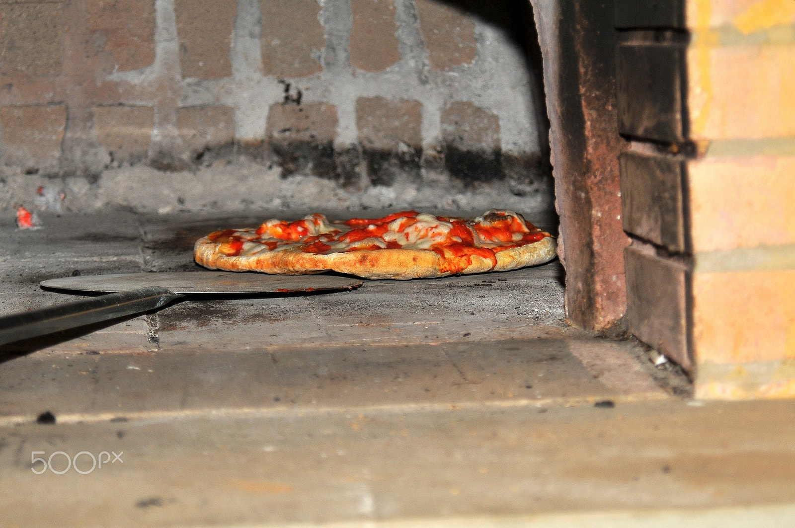 AF Zoom-Nikkor 35-80mm f/4-5.6D sample photo. Pizza.. photography