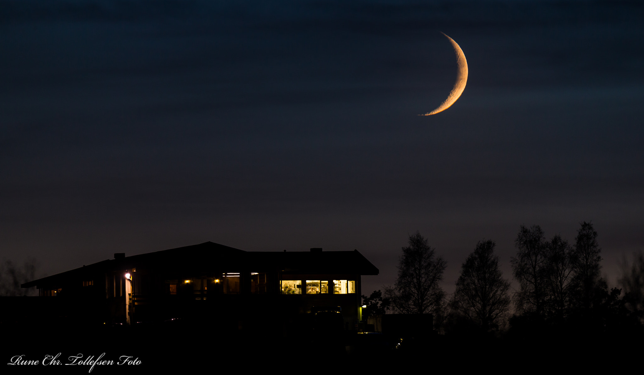 Canon EF 300mm F2.8L IS USM sample photo. Moon cescent photography