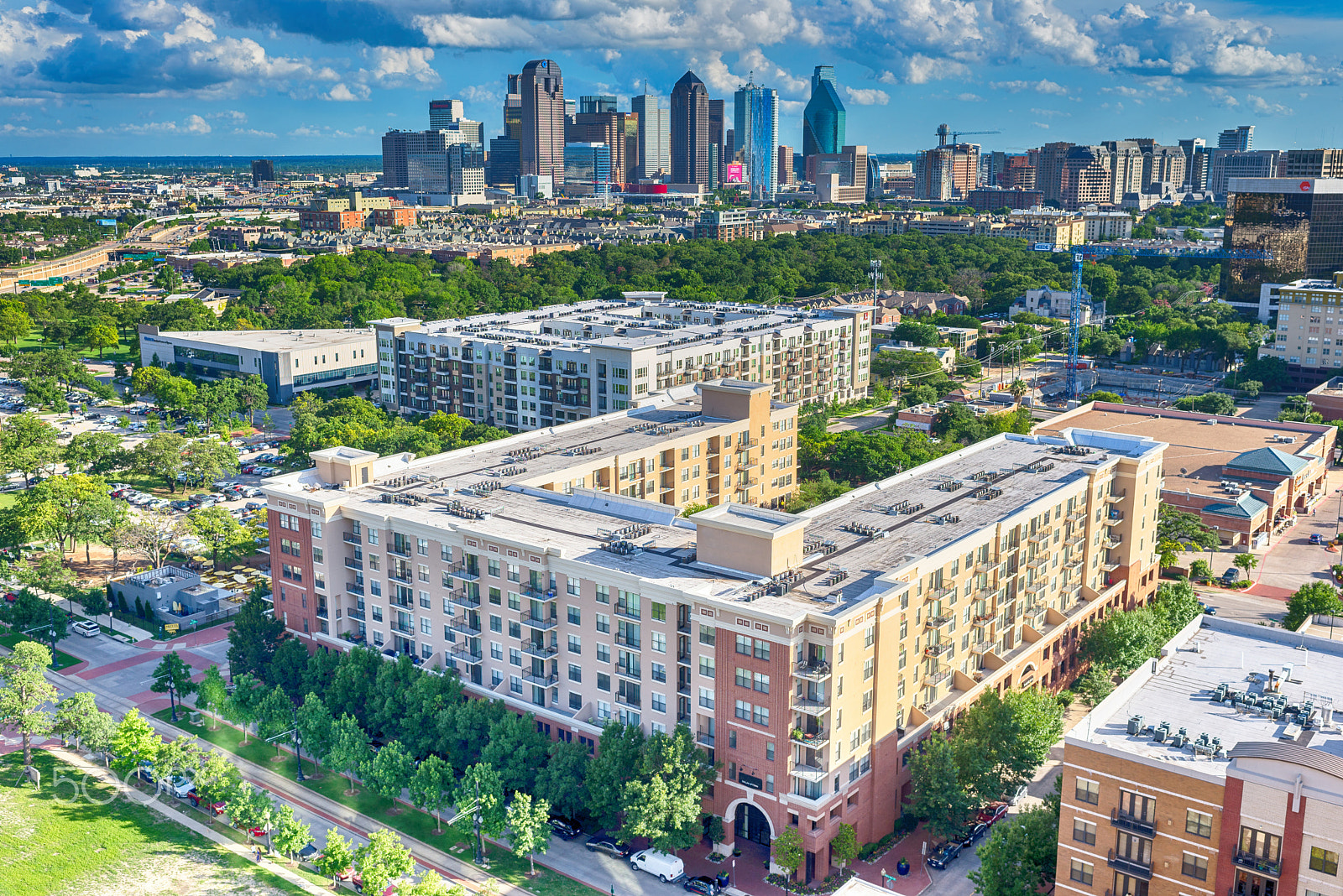 Nikon D610 + Nikon AF-S Nikkor 35mm F1.4G sample photo. The dallas skyline from uptown photography