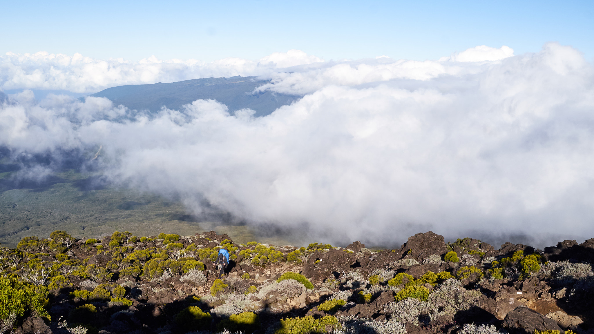 Fujifilm X-E1 + Fujifilm XF 27mm F2.8 sample photo. Climbing piton des neiges photography