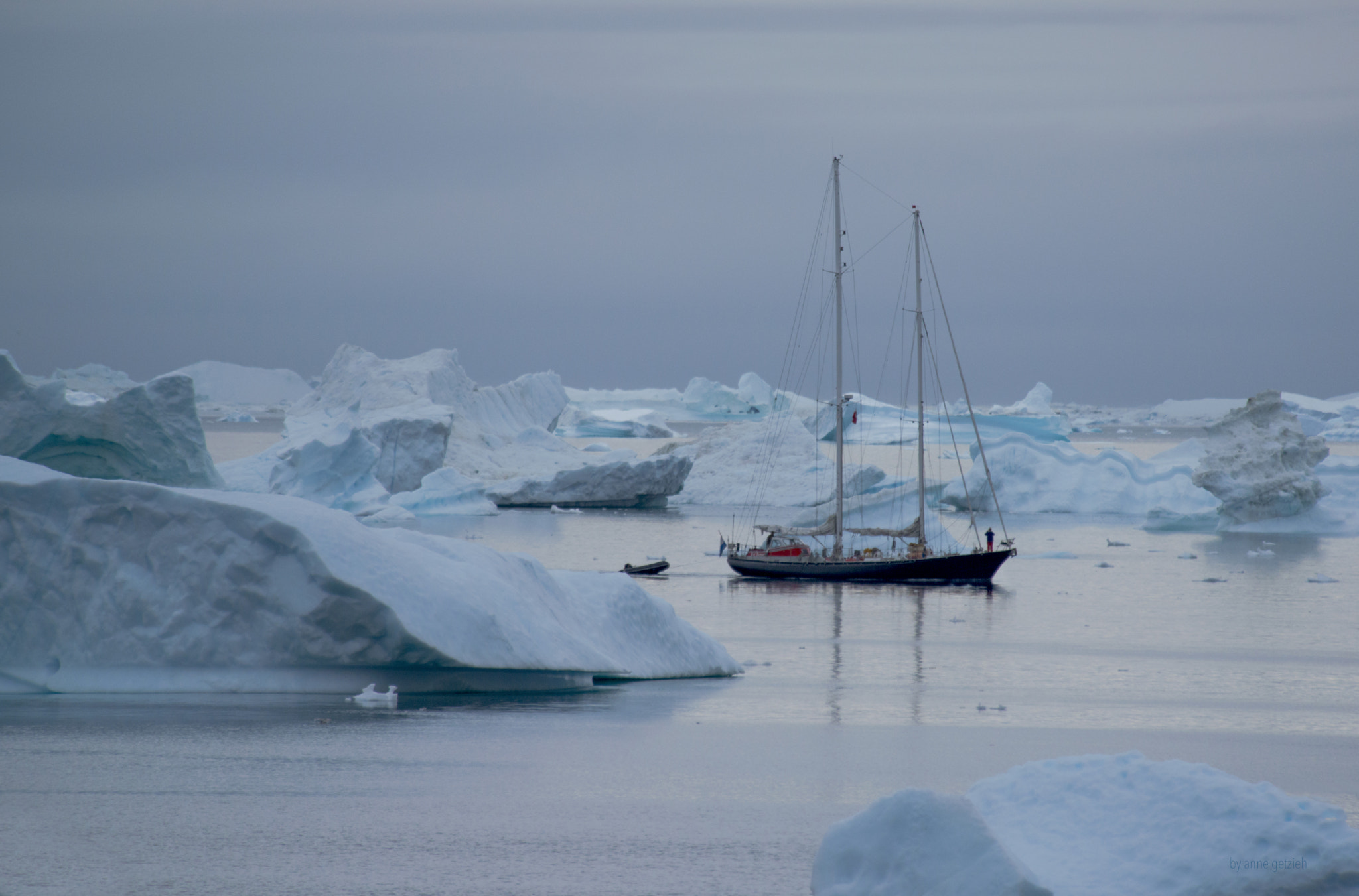 Nikon D800 + Nikon AF Nikkor 80-400mm F4.5-5.6D ED VR sample photo. Sailing in arctic waters photography