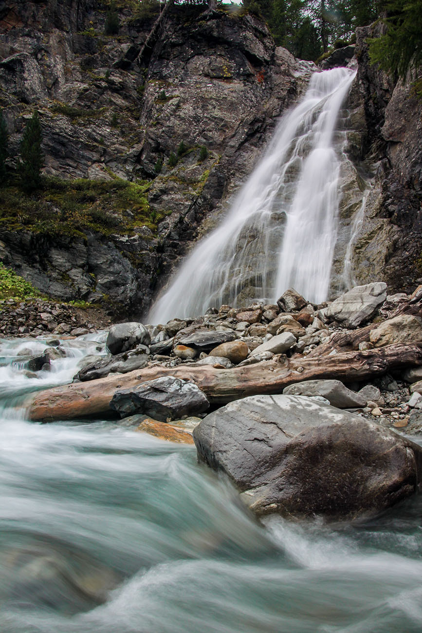 Canon EOS 500D (EOS Rebel T1i / EOS Kiss X3) sample photo. Val nera waterfall photography