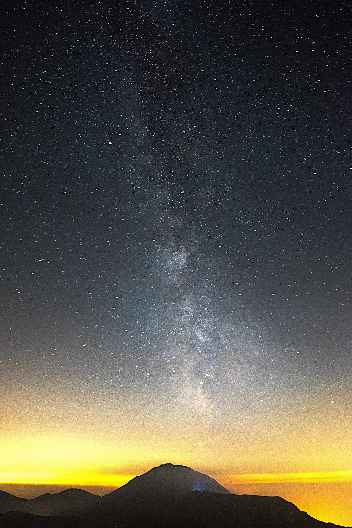 Samyang 14mm F2.8 ED AS IF UMC sample photo. Milky photography