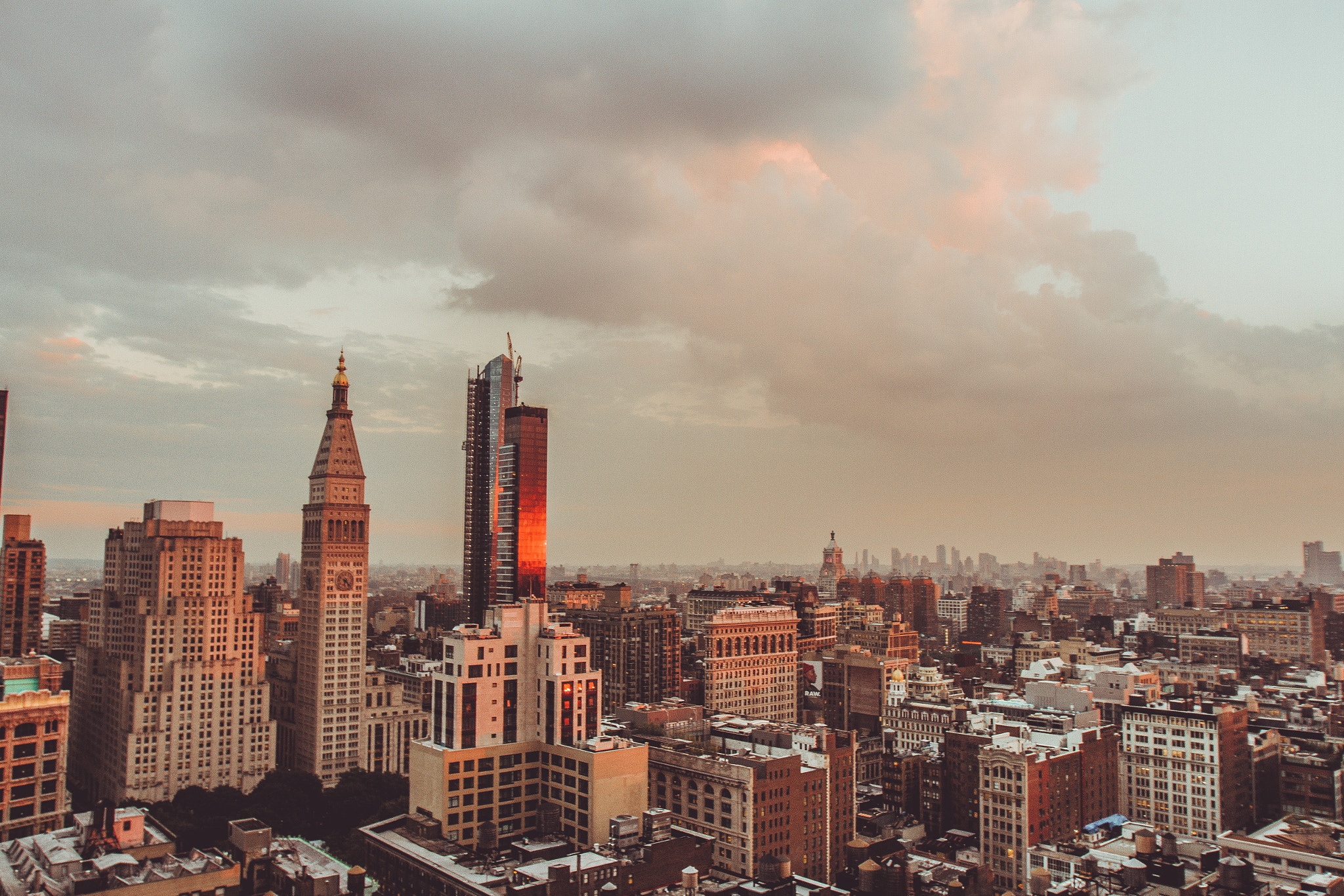 Canon EOS 7D + Canon EF 16-35mm F2.8L USM sample photo. Looking down the city photography