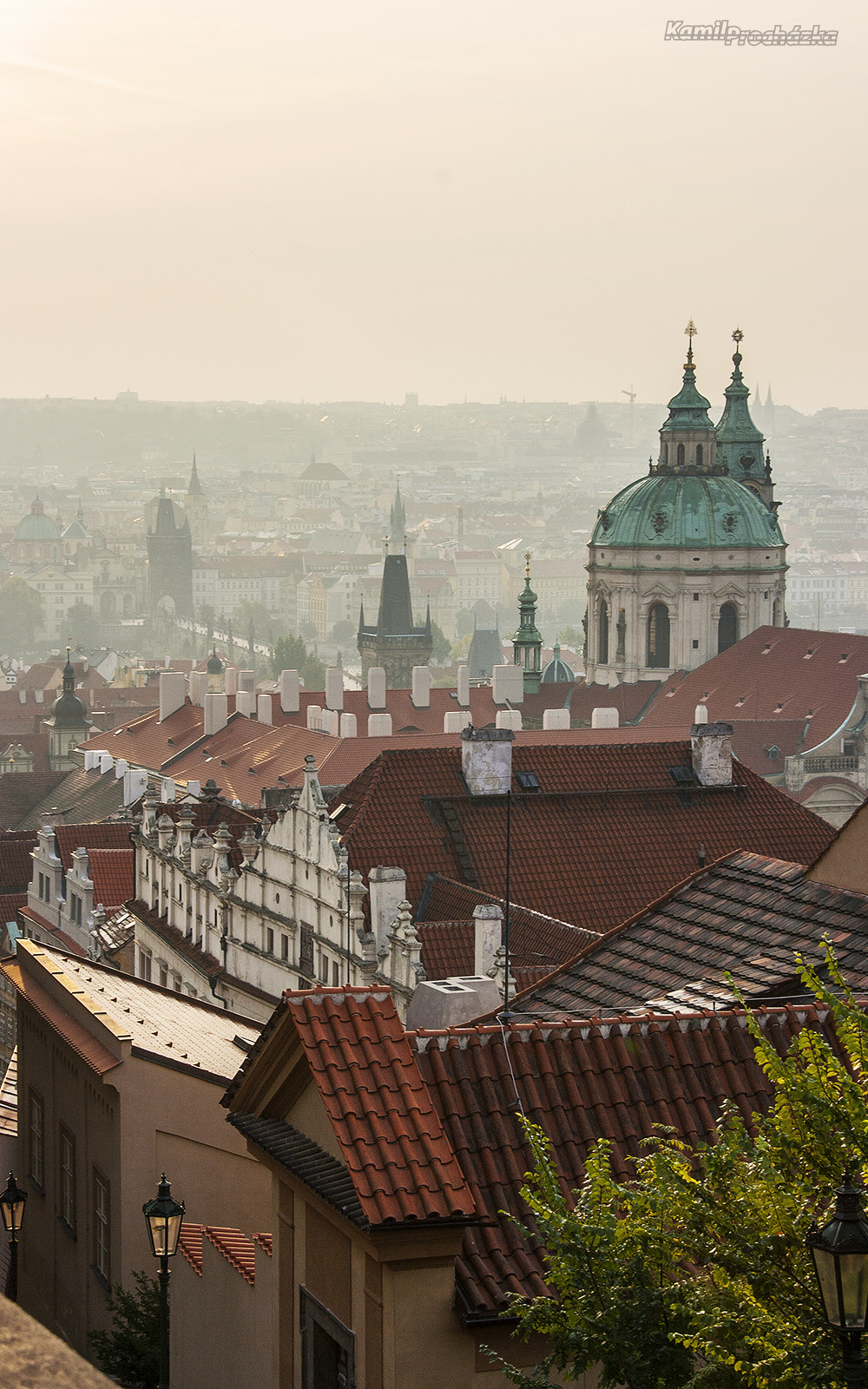Sigma 18-200mm f/3.5-6.3 DC OS sample photo. Nad zámeckými schody photography