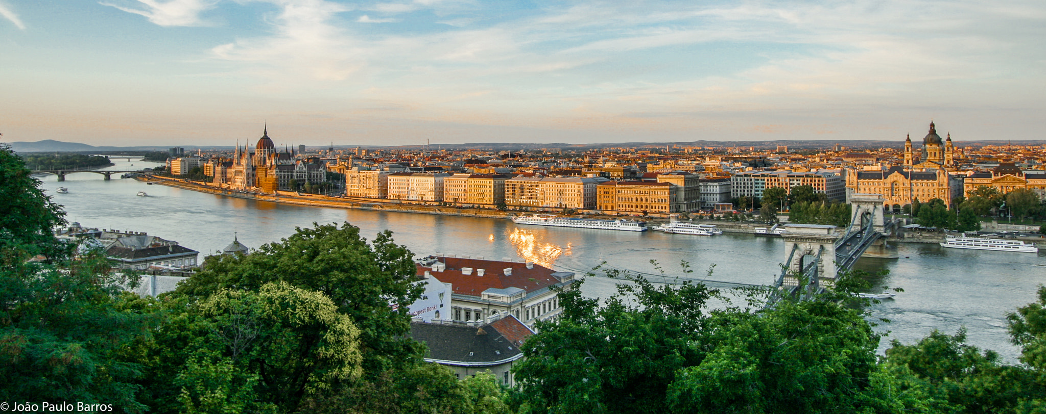 Canon EF-S 10-22mm F3.5-4.5 USM sample photo. Pest from buda photography