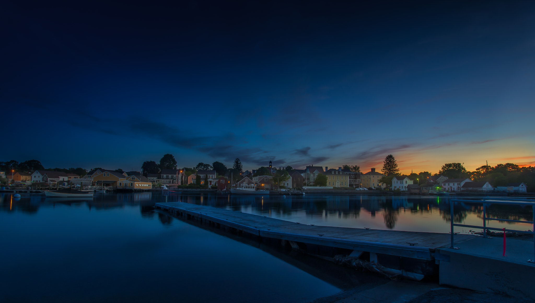 Nikon AF-S Nikkor 17-35mm F2.8D ED-IF sample photo. ...sunset in portsmouth... photography
