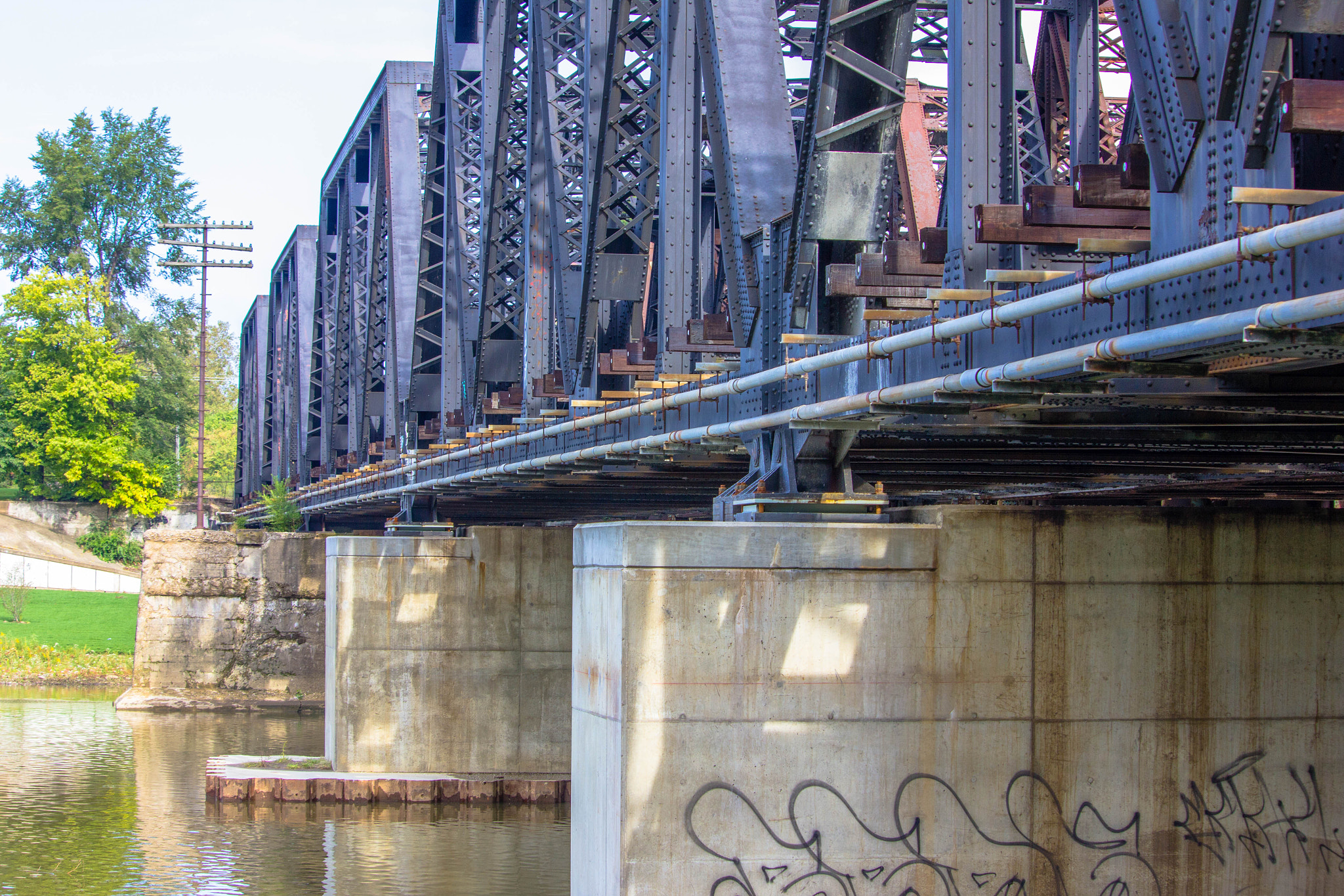 Canon EF-S 55-250mm F4-5.6 IS STM sample photo. Train bridge photography
