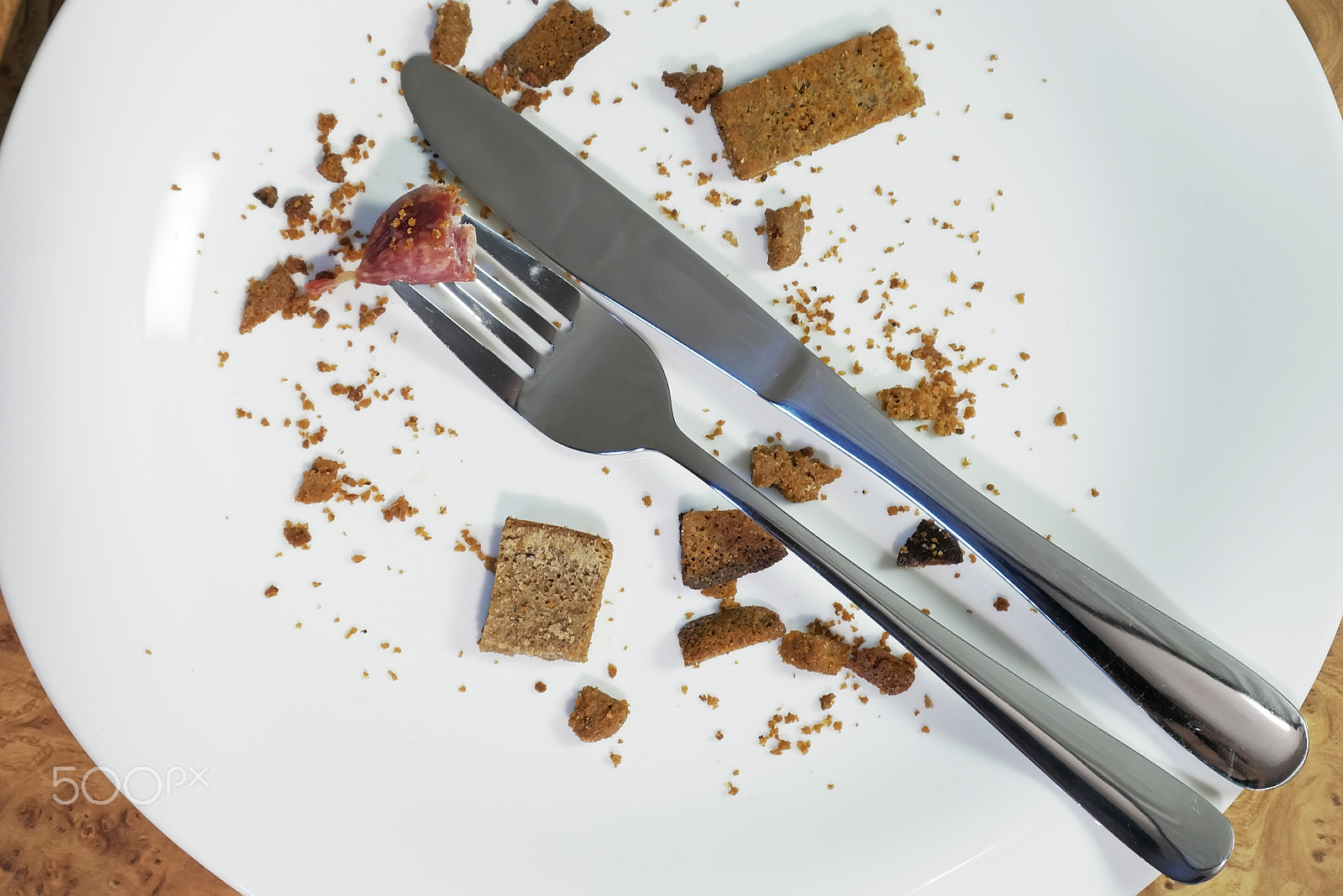 Panasonic Lumix DMC-GX85 (Lumix DMC-GX80 / Lumix DMC-GX7 Mark II) sample photo. Empty plate after eating photography