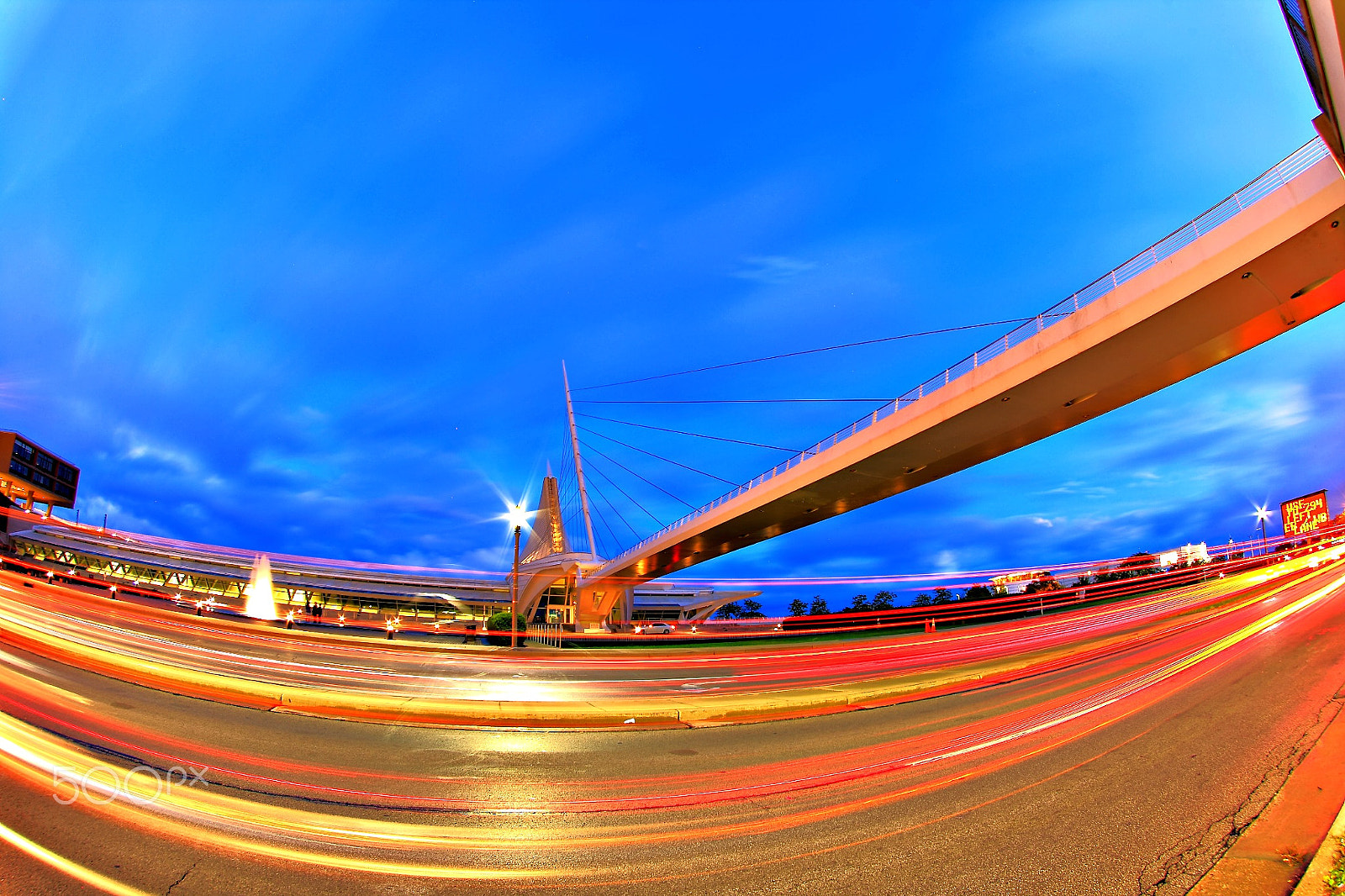 Canon 10-17mm sample photo. Milwaukee's  swoosh photography