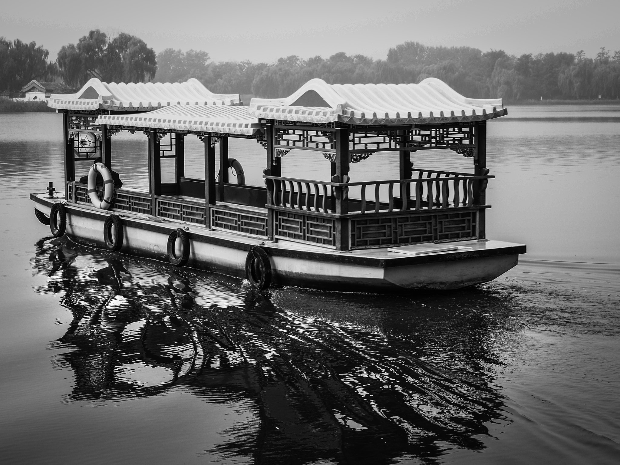 Panasonic Lumix G X Vario 12-35mm F2.8 ASPH Power OIS sample photo. Chinese classical boat photography