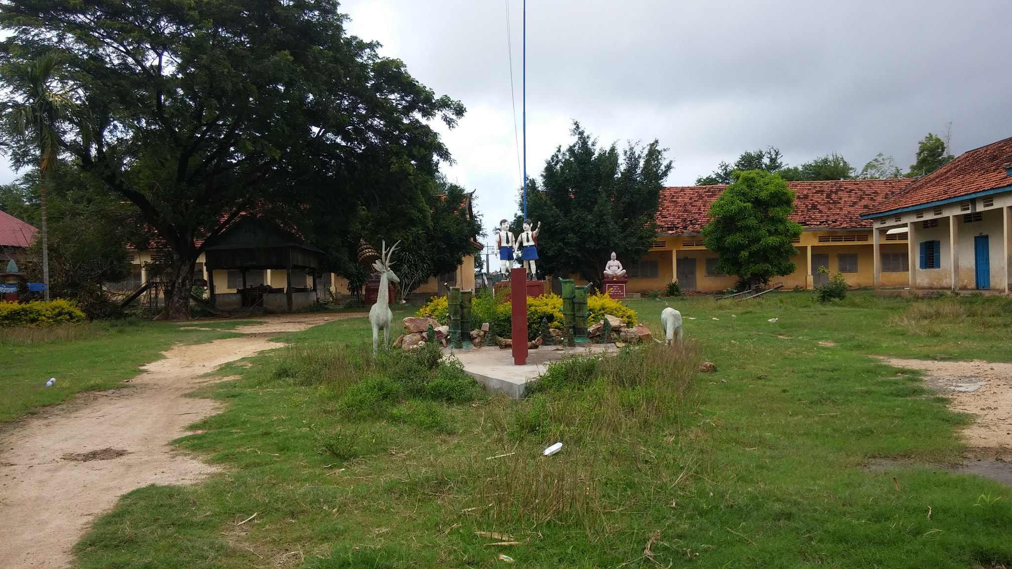 LG G Pro2 sample photo. Samdech hun sen neak loeung primary school photography