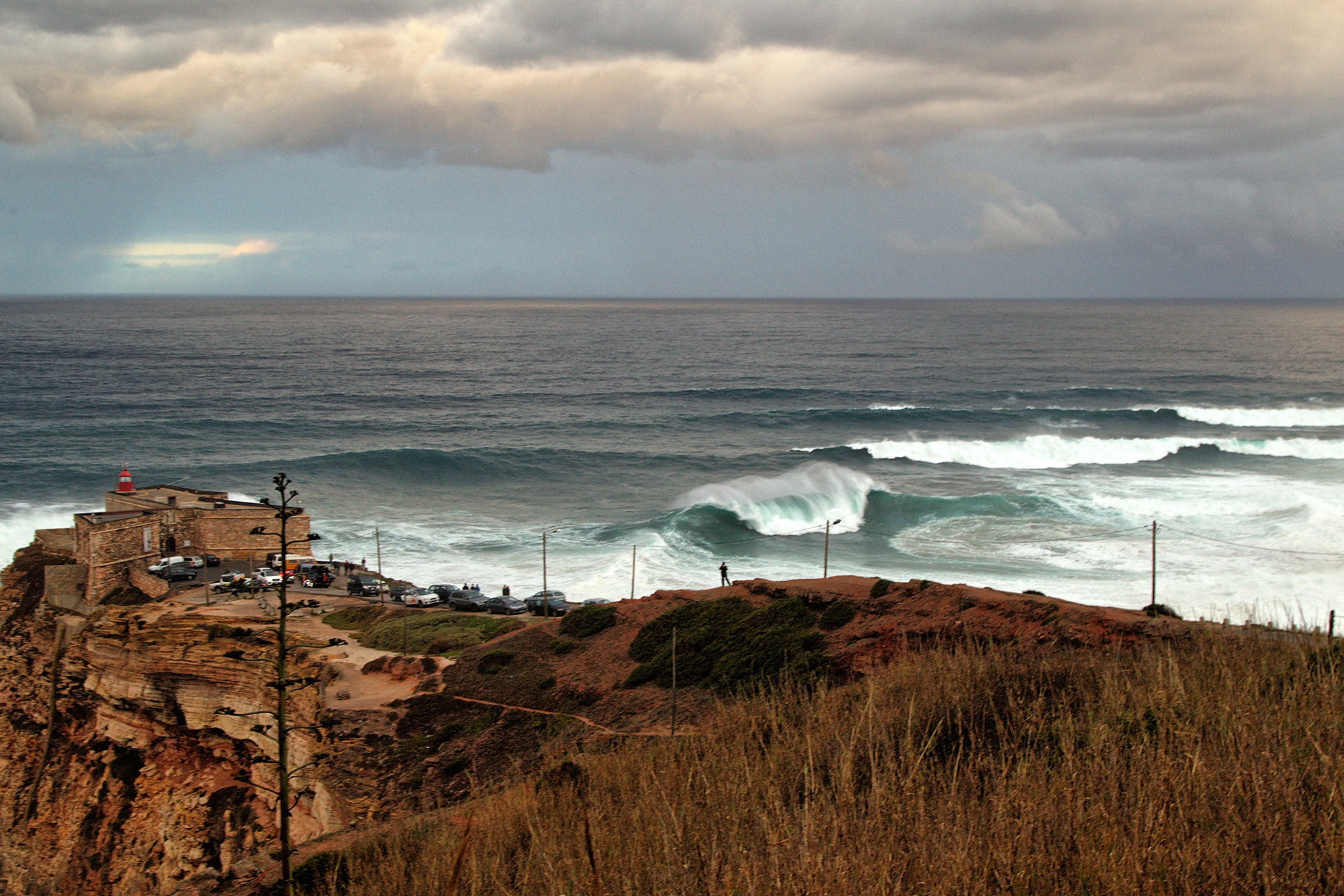 Canon EOS-1D Mark IV sample photo. Nazare on fire yesterday photography