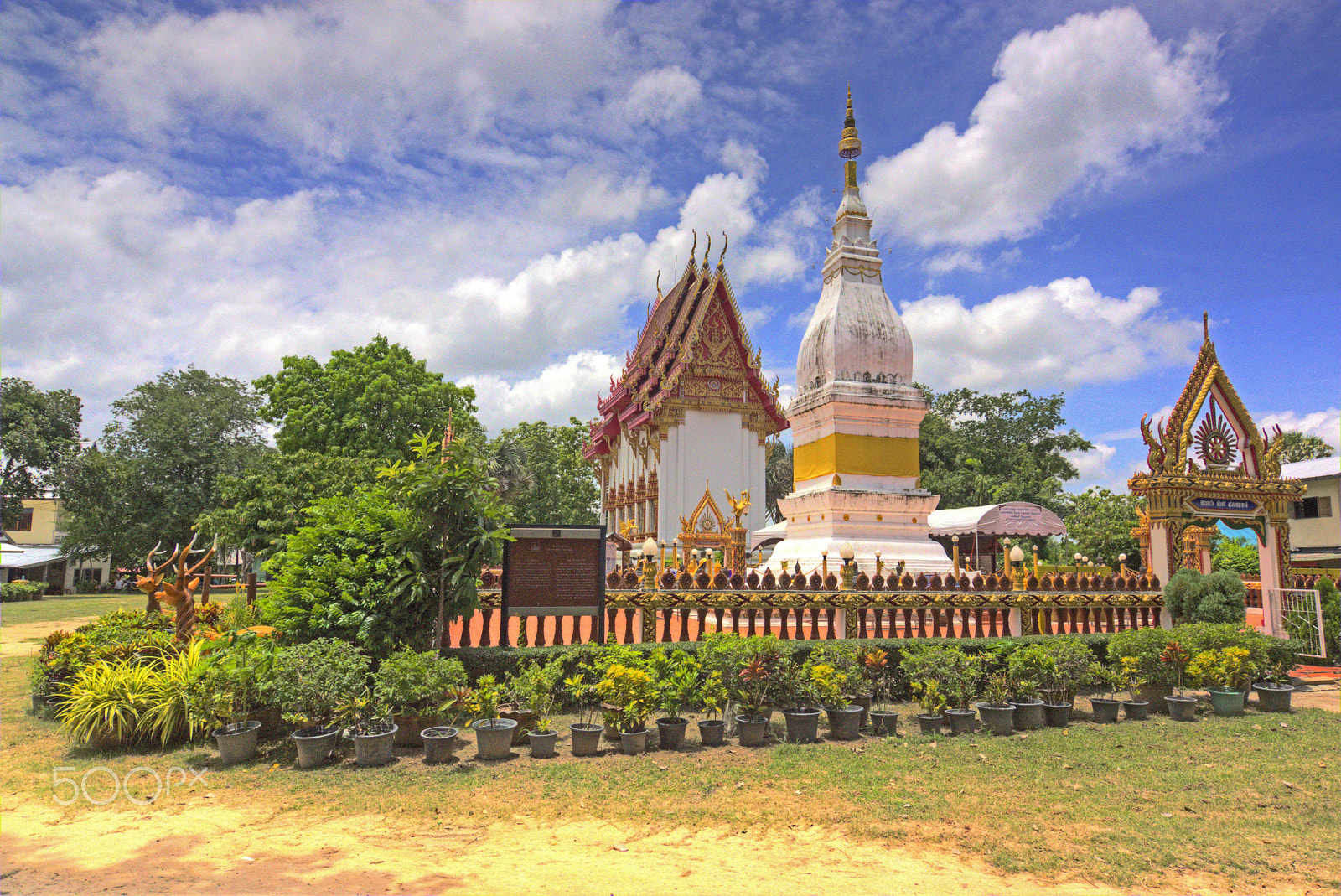 Sony SLT-A77 + 20mm F2.8 sample photo. Wat phratad gojan photography