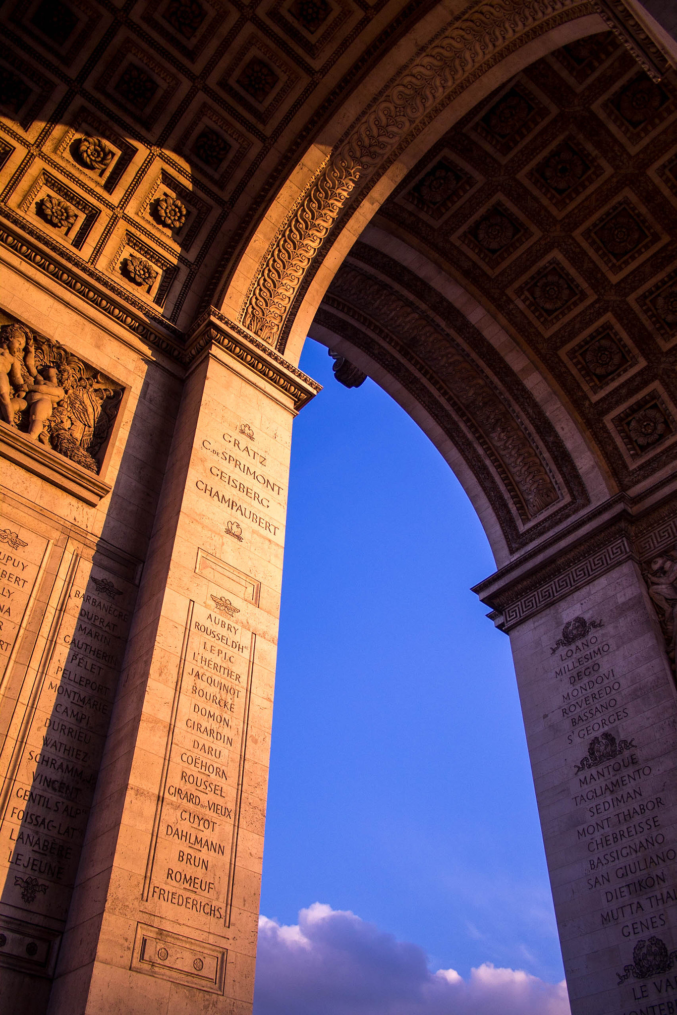 Olympus OM-D E-M5 + Panasonic Lumix G 14mm F2.5 ASPH sample photo. Paris photography
