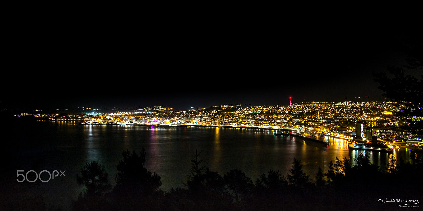Sigma 30mm F1.4 EX DC HSM sample photo. Trondheim by night photography