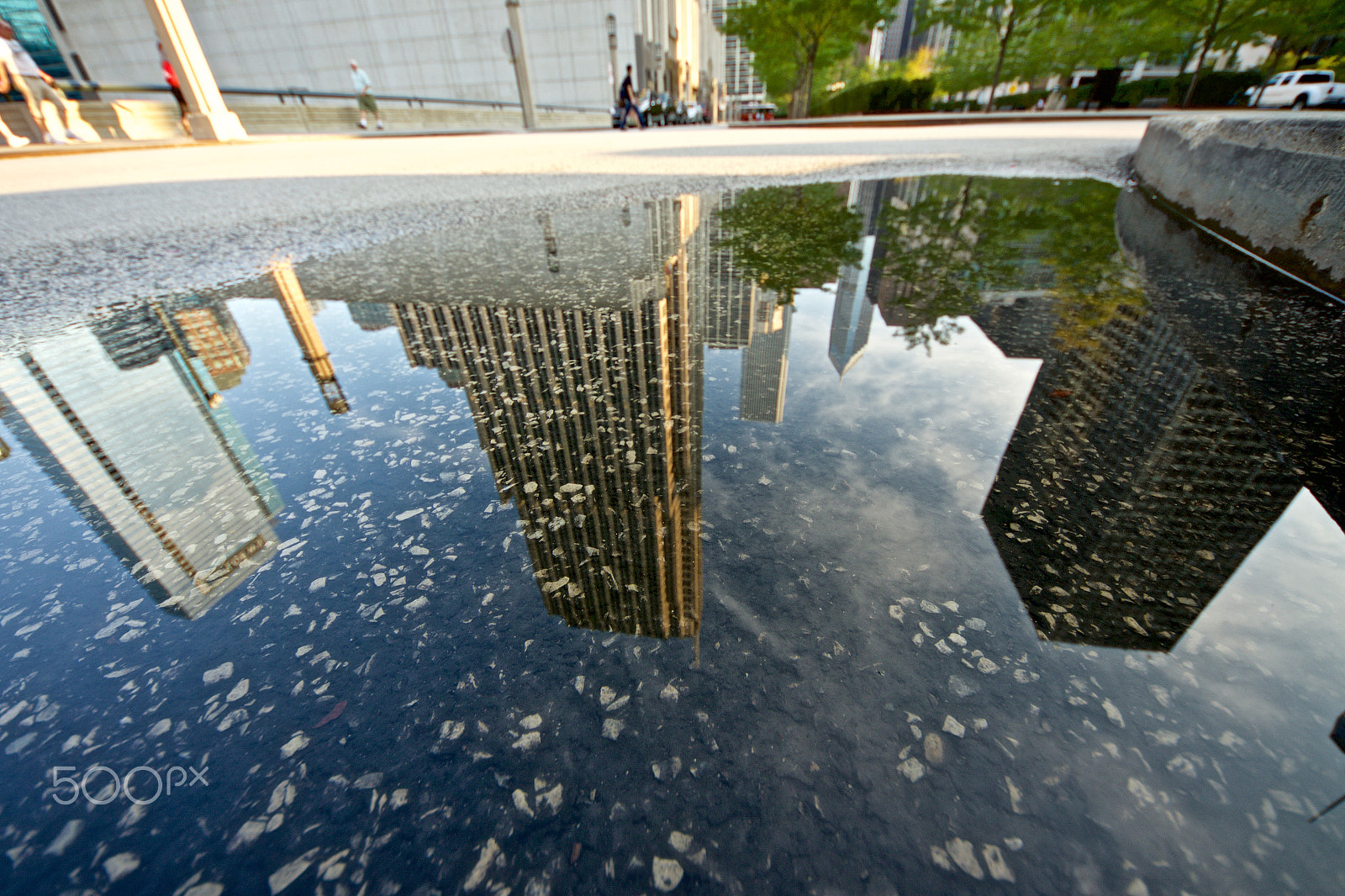 Canon EOS 7D Mark II sample photo. Chicago in puddle photography
