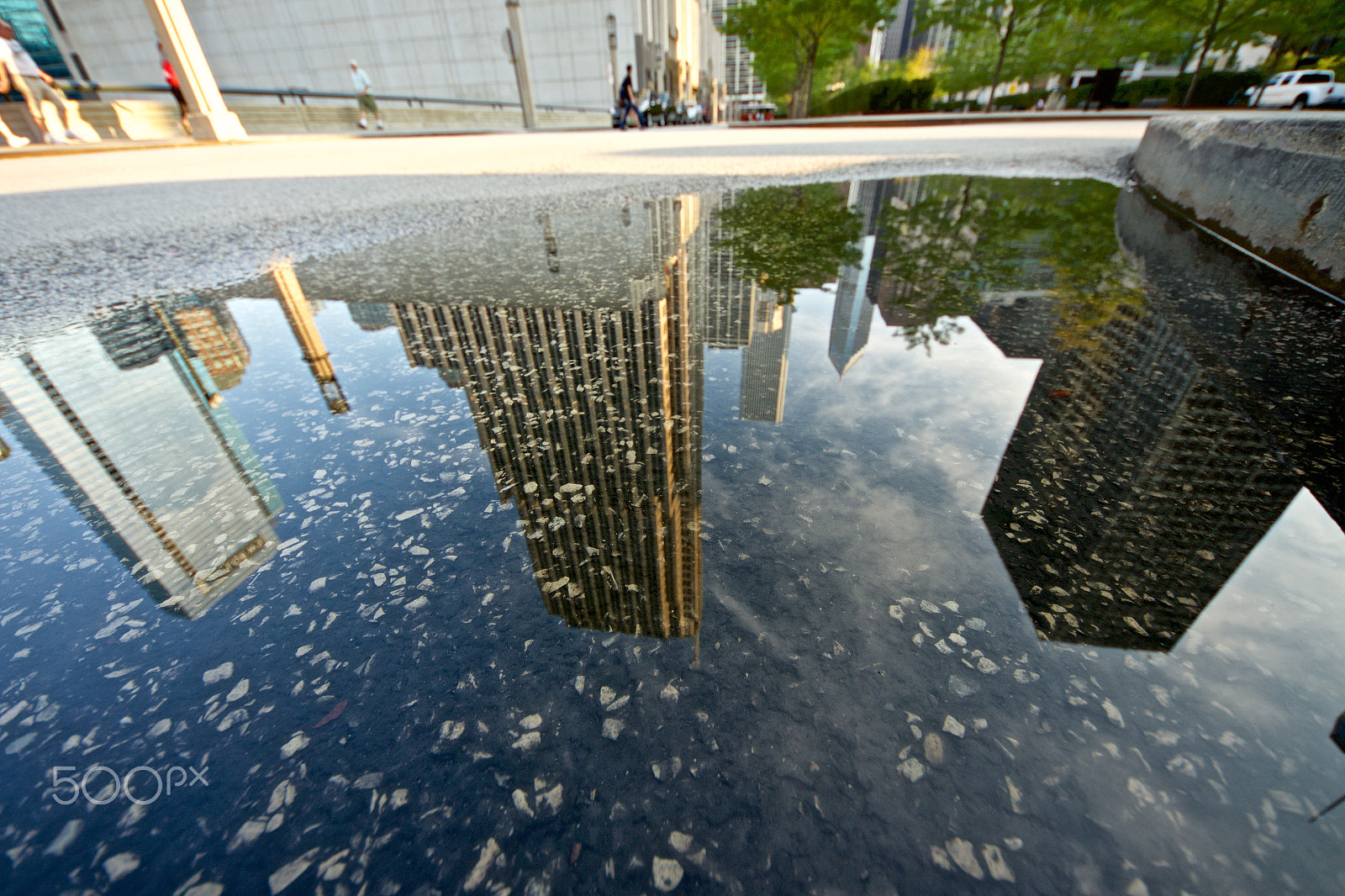 Sigma 8-16mm F4.5-5.6 DC HSM sample photo. Chicago in puddle photography