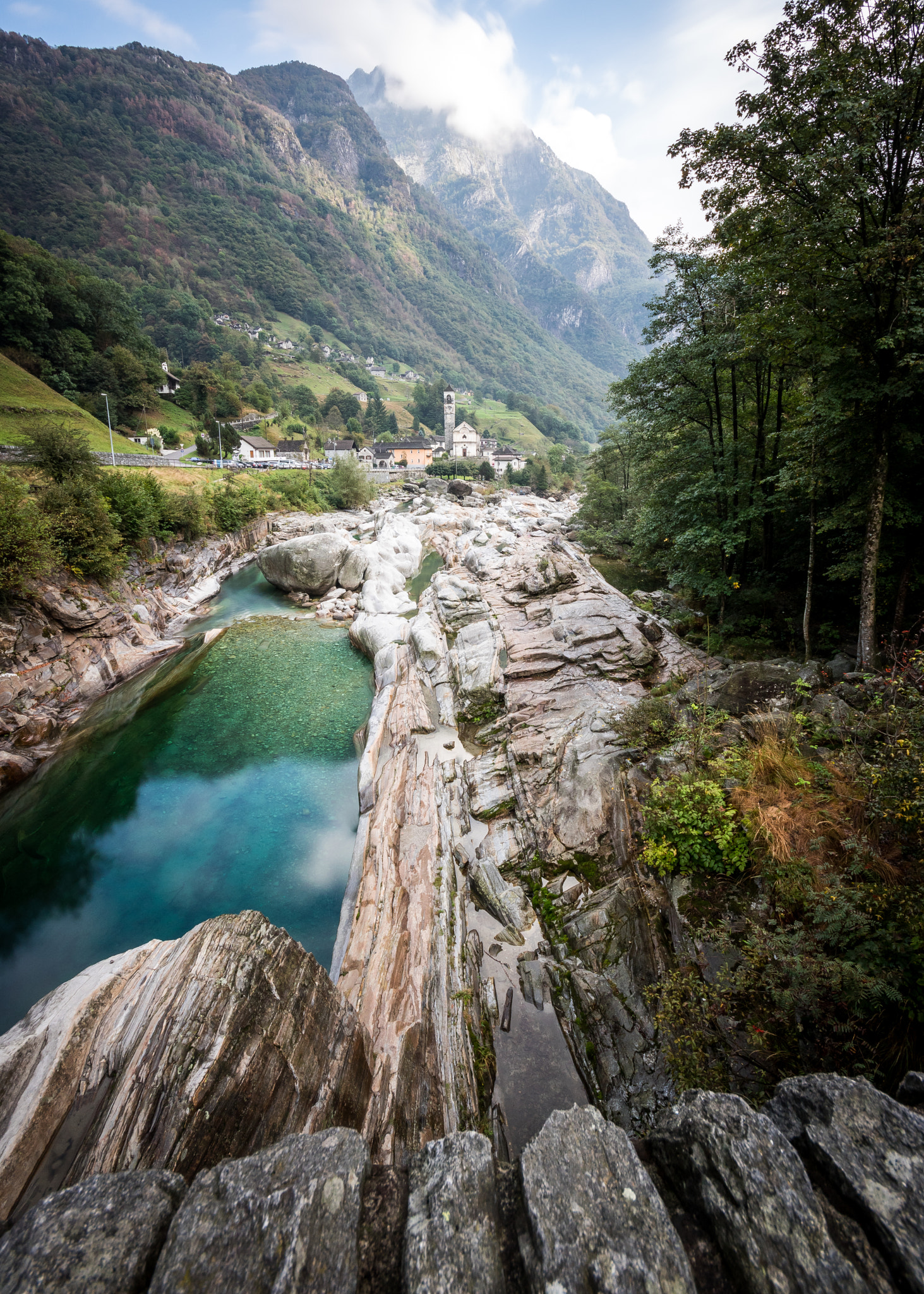 Canon EOS 760D (EOS Rebel T6s / EOS 8000D) + Sigma 10-20mm F4-5.6 EX DC HSM sample photo. Valle verzasca ponte dei salti photography