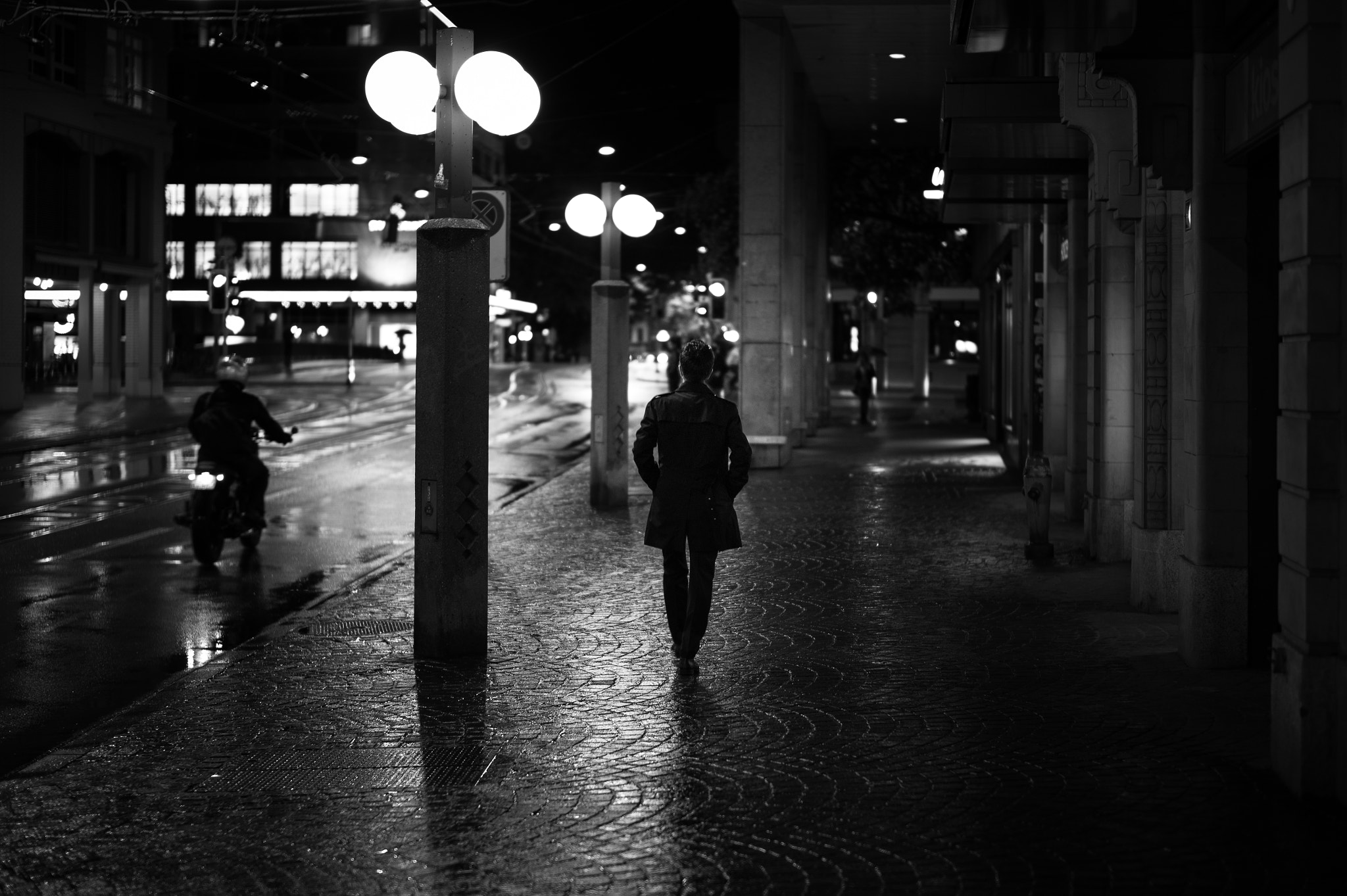 Leica Summilux-M 50mm F1.4 ASPH sample photo. Lonely night walk photography