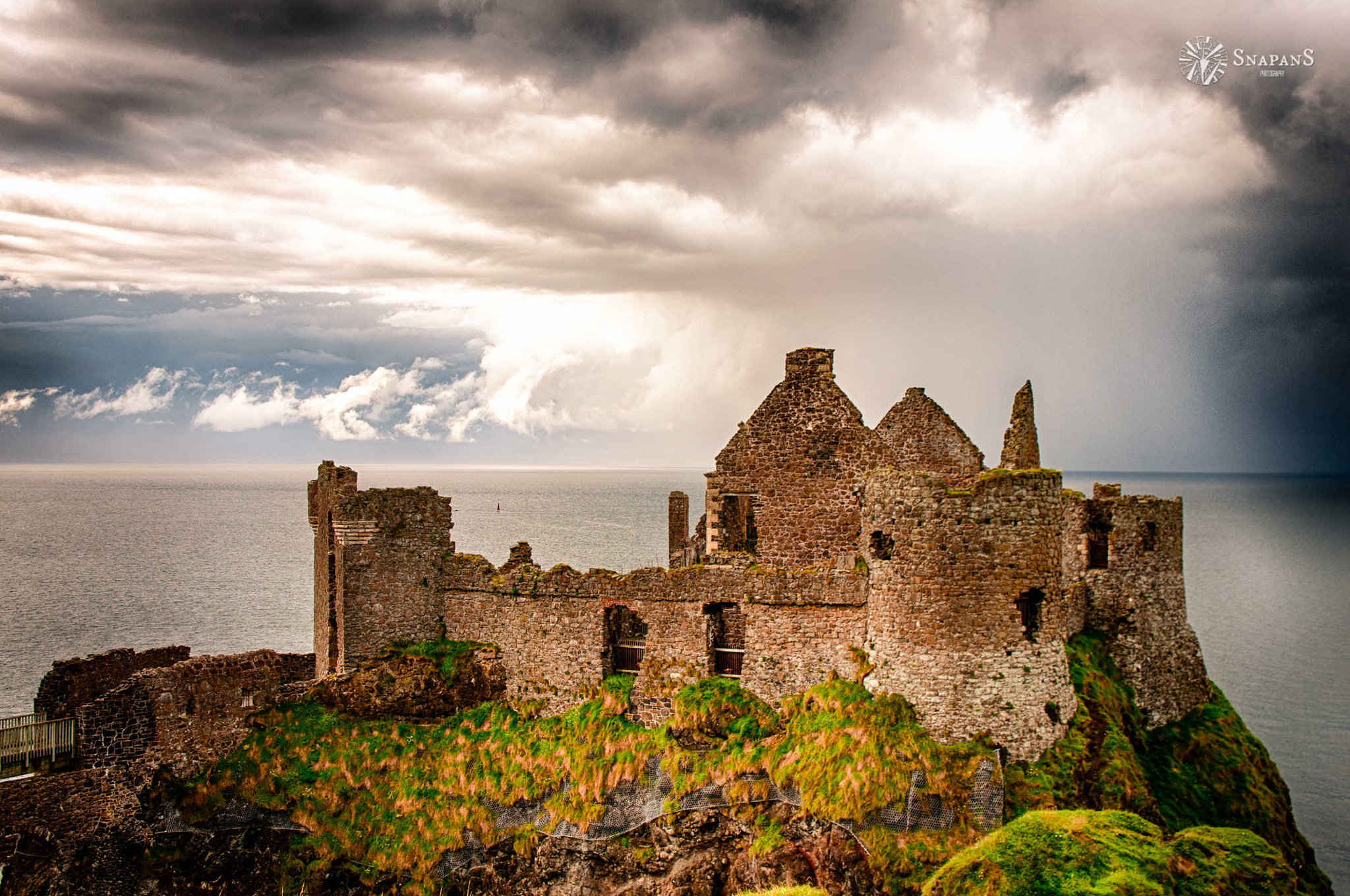 Nikon D5000 sample photo. Dunluce castle photography