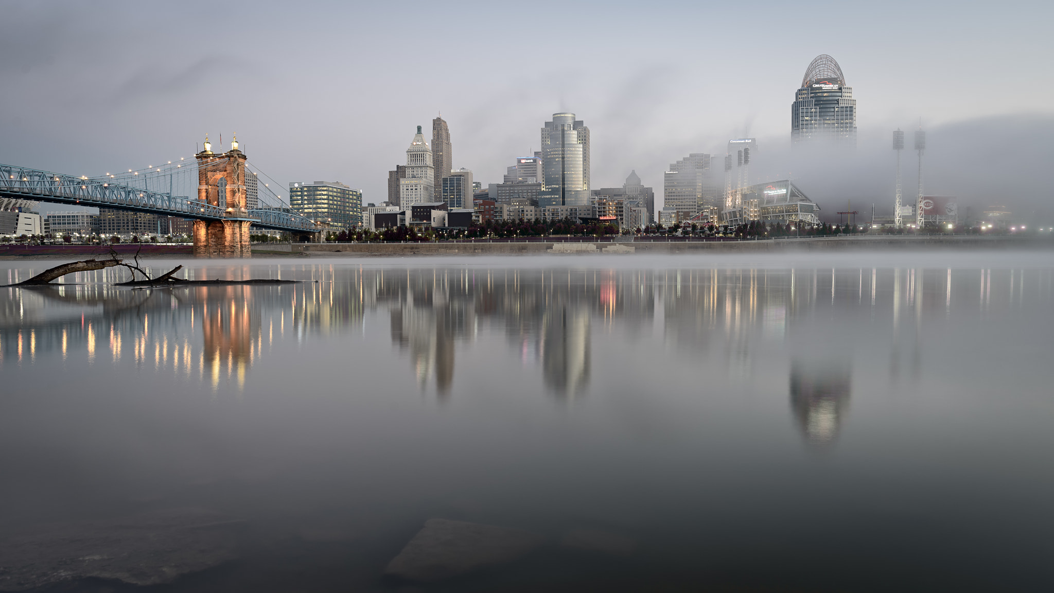 Nikon AF-S Nikkor 18-35mm F3.5-4.5G ED sample photo. Foggy cincinnati morning photography